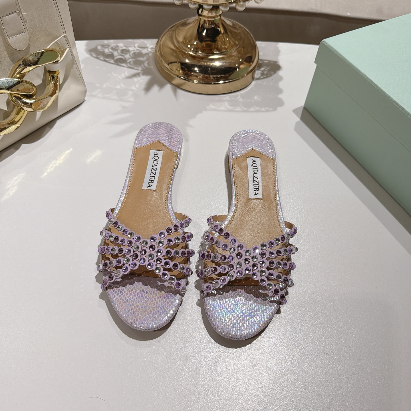 Piña 🍍 Versión spot exclusiva @ Aquazzura (Aquazzura) Las clásicas mules de la serie Tequila, con PVC transparente + c…