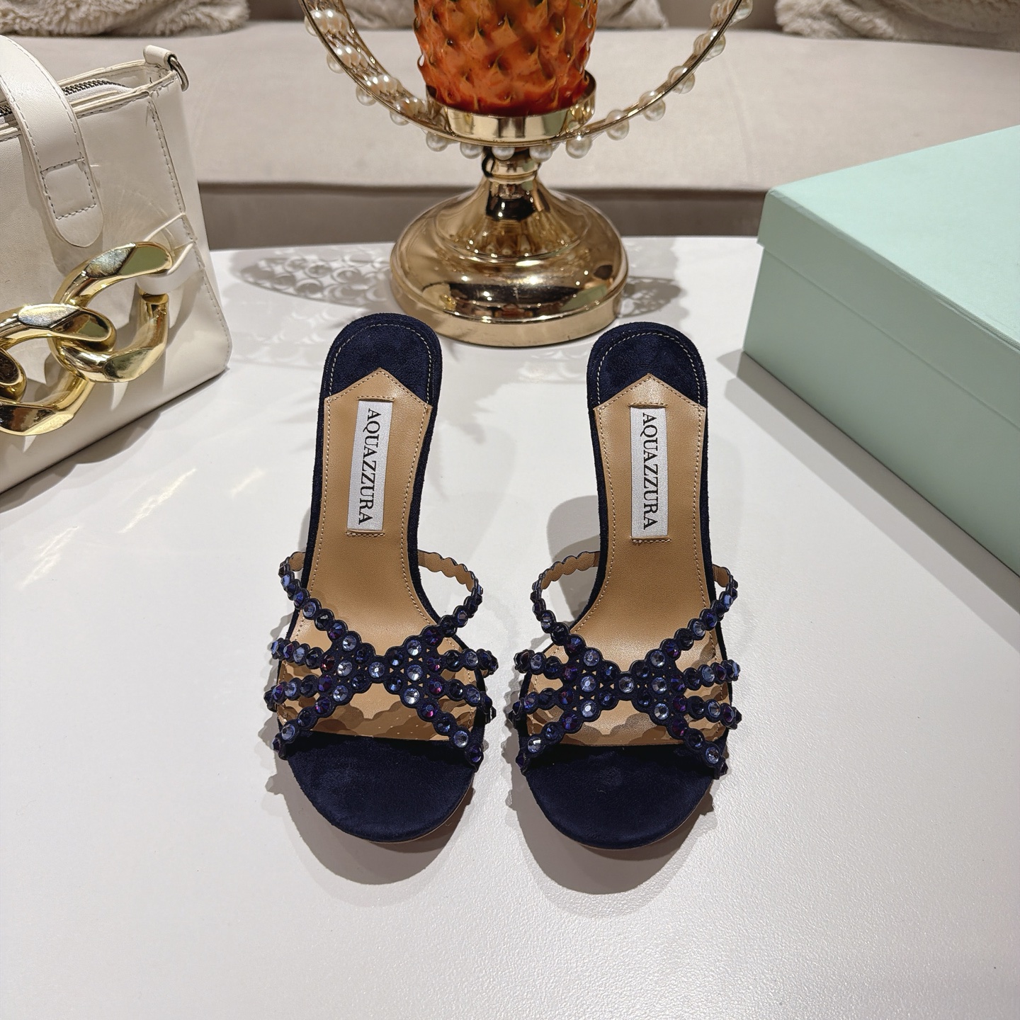 Piña 🍍 Versión spot exclusiva @ Aquazzura (Aquazzura) Las clásicas mules de la serie Tequila, con PVC transp…