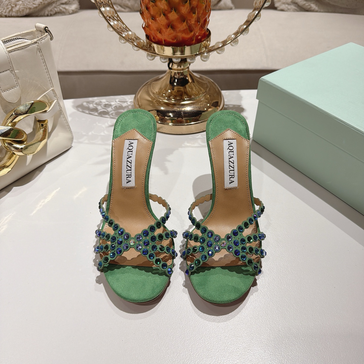 Piña 🍍 Versión spot exclusiva @ Aquazzura (Aquazzura) Las clásicas mules de la serie Tequila, con PVC transp…