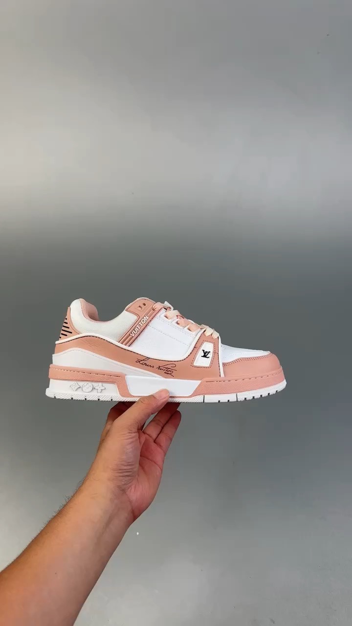 LV Trainer Sneaker Low Virgil Abloh亲自操刀设计❗全新LVLVLV Trainer Sneaker Low休闲运动文化百搭篮球板鞋 广东原产#春夏时装秀揭秘 L1