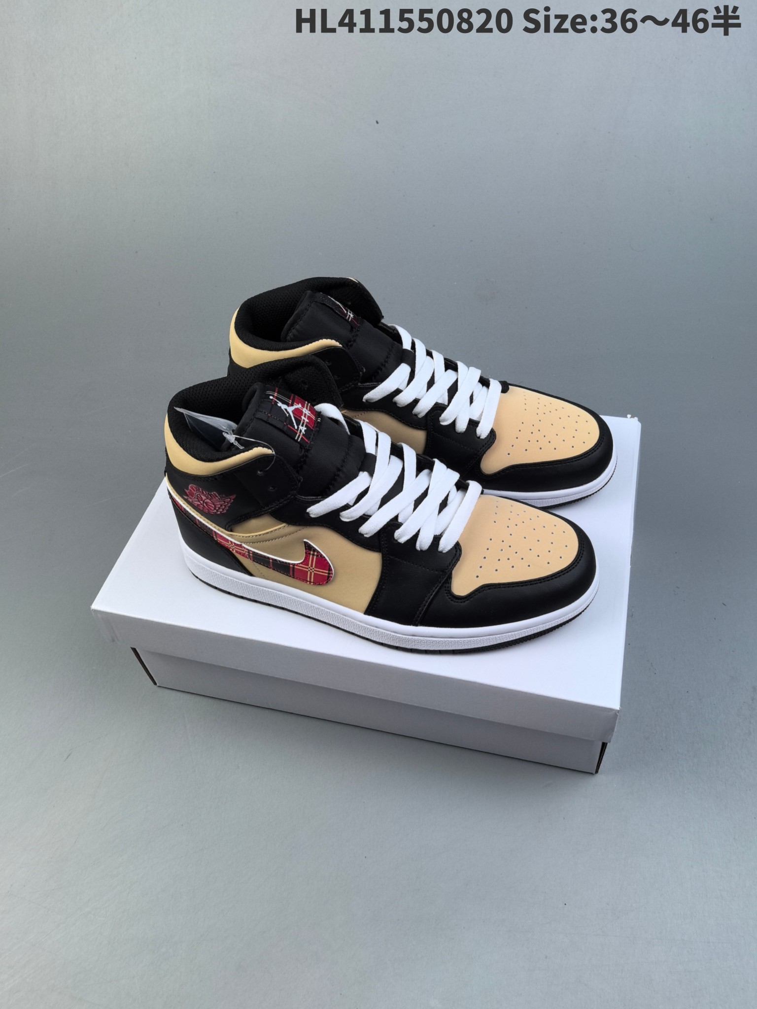 集合二JordanAir Jordan 1 Mid Multi-Color 多色拼接这款中帮Air Jordan 1 AJ1 乔1采用普通皮革打造，搭配尼龙鞋舌。它的整个鞋面采用了几种不同的9