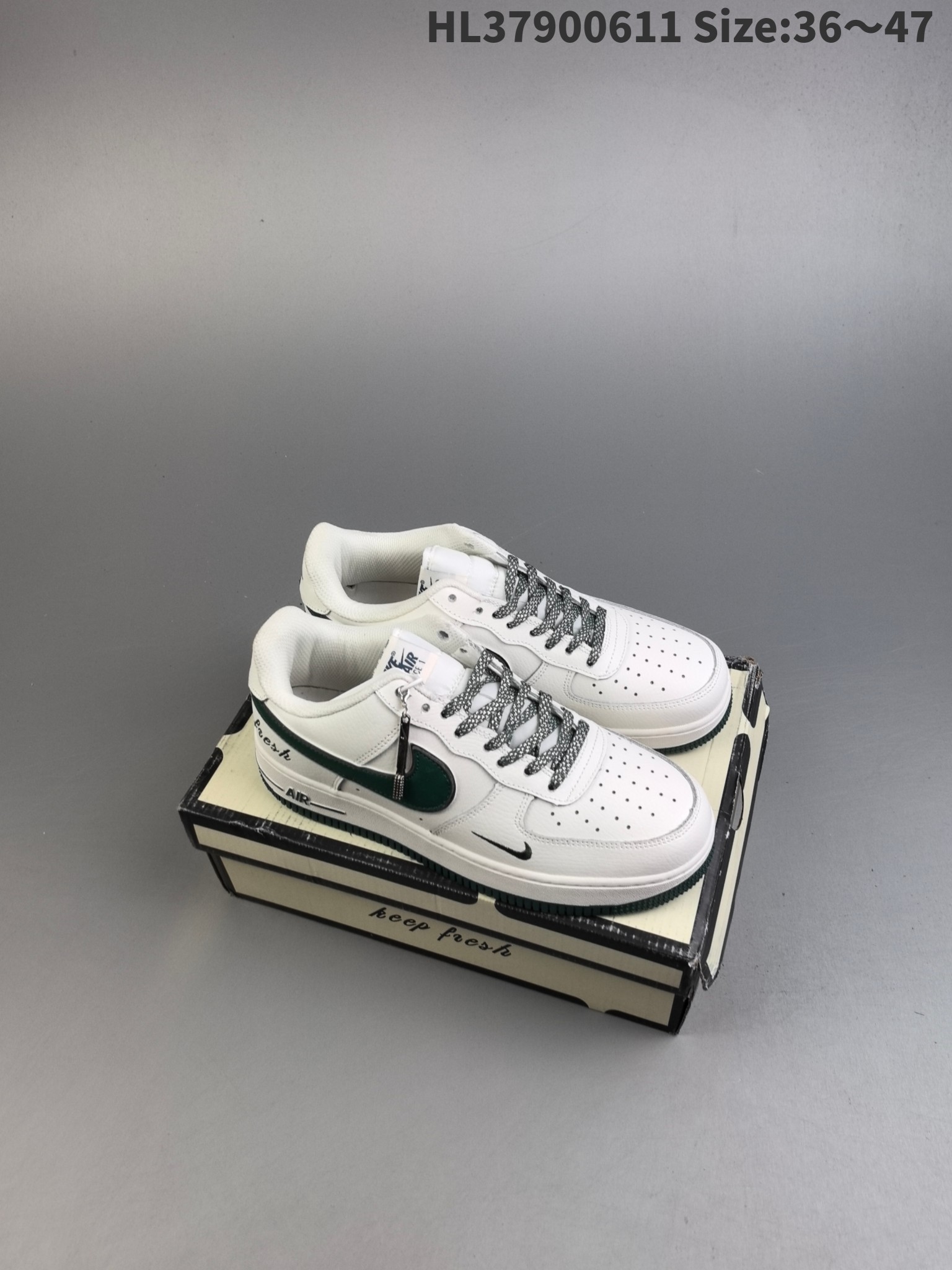 💰190
✅耐克Nike Air Force 1“07空军一号低帮百搭休闲运动板鞋。柔软、弹性十足的缓震性能和出色的中底设计，横跨复古与现代的外型结合，造就出风靡全球三十多年的Force 1
货号：CW2288-111
编码:HL37900611 Size:36～47