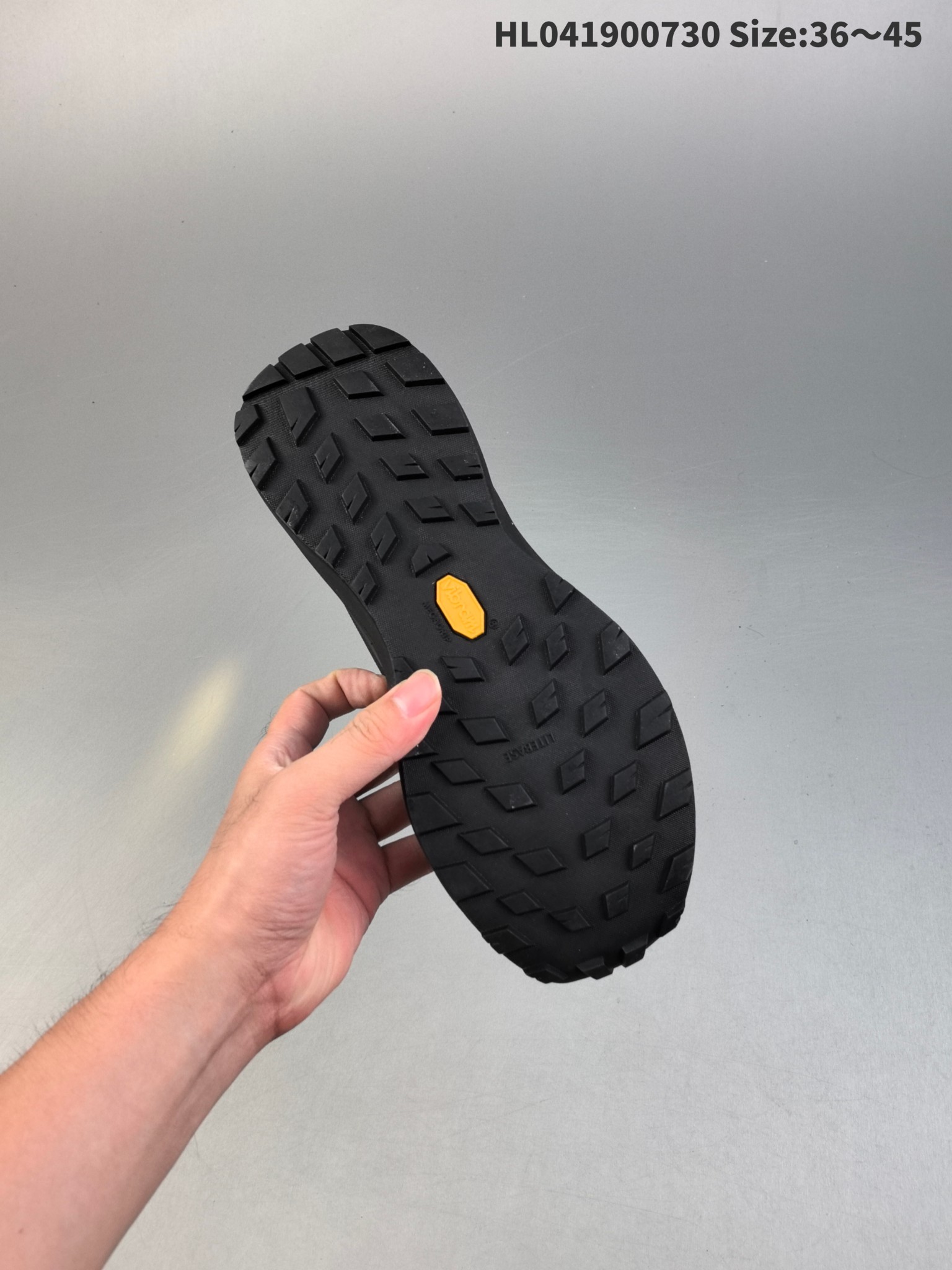 💰190
始祖鸟BORA2 MID 18718-1覆盖透气男越野跑鞋 官方同步上架适合技术路线单日徒步穿着也可以一脚蹬穿法 aeriosflgtx鞋受到长途野外跑步鞋的启发 适合在变化的地形上进行快速轻快的徒步旅行穿着,舒适而有支撑性,使您充满信心。该设计与脚部融为一体,可最大限度地减少摩擦,gore-tex保护膜网砂,采用gore隐形适体(invisiblefit)技术,更轻薄舒适。敏捷、稳定和技术路线上的自信源于vibram® megagrip外底、压缩eva内底以及一体的tpu。重量约:275g技术特点透气轻量耐磨鞋子鞋外底结构vibram®megagripM橡胶化合材料耐用柔软鞋子结构tpu鞋头可防磨损压缩eva泡沫内底以及一体的tpu铁芯提高了灵活性和稳定性,使您充满信心鞋子衬垫结构4mm厚ortholiteM3d模制插片材料gore-tex薄膜tpu高耐磨保护膜cordura®
编码:HL041900730 Size:36~45