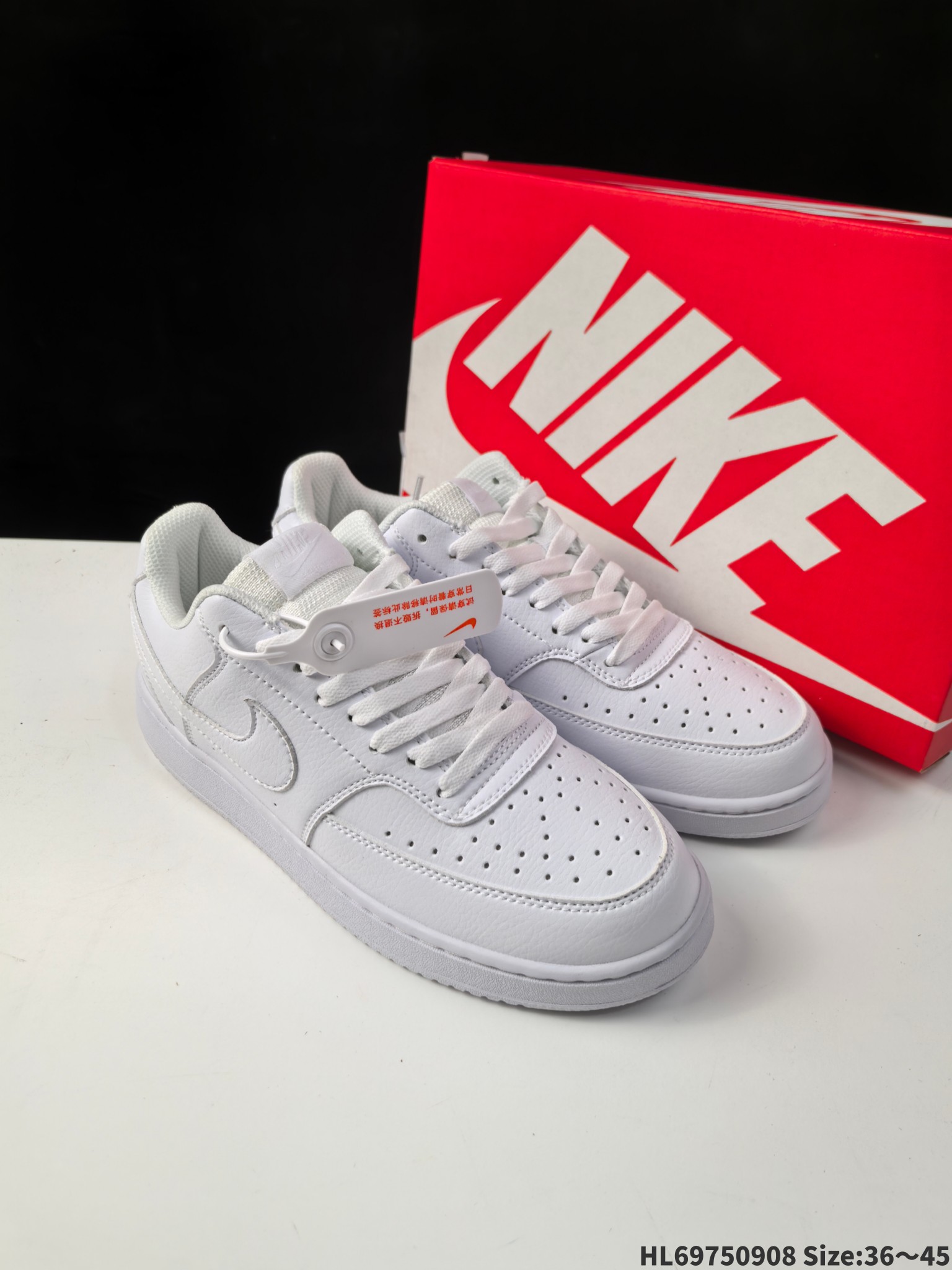 集合💰175
Nike Court Viion 1 Lo 耐克 低帮 白蓝黄 鞋身以白色作为主色调，使鞋款十分搭，同时鞋身两侧oo Logo使用海军蓝打造，后跟Nike字样则以黄色呈现，使鞋子更为炫酷。鞋舌黄色绣标上Nike oo Logo采用海军蓝点缀，后跟饰片辅以镭射点缀，鞋舌是网眼布材料，增强了透气性，白色中底搭配黄色橡胶大底，整体就是小白鞋设计，十分搭。
货号：C5463-100/101/102 2987-001/102/103 C5434-111 FJ5480-100 F0320-133 C5596-100 
编码：L69750908 ize:36～45