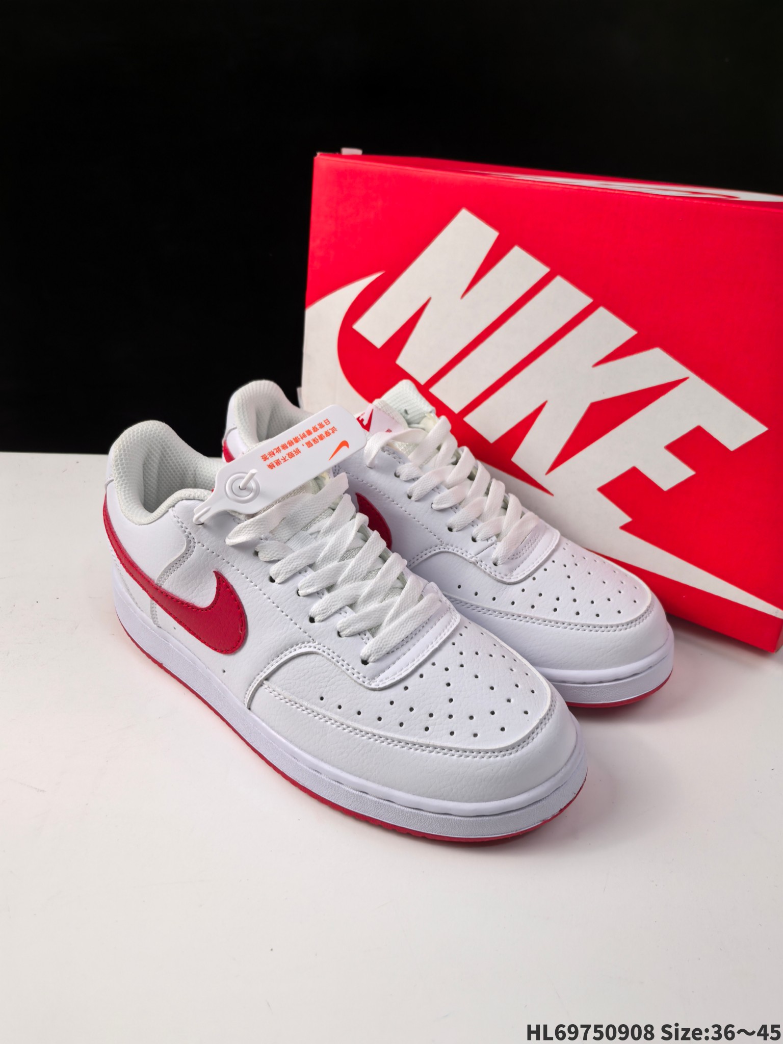 集合💰175
Nike Court Viion 1 Lo 耐克 低帮 白蓝黄 鞋身以白色作为主色调，使鞋款十分搭，同时鞋身两侧oo Logo使用海军蓝打造，后跟Nike字样则以黄色呈现，使鞋子更为炫酷。鞋舌黄色绣标上Nike oo Logo采用海军蓝点缀，后跟饰片辅以镭射点缀，鞋舌是网眼布材料，增强了透气性，白色中底搭配黄色橡胶大底，整体就是小白鞋设计，十分搭。
货号：C5463-100/101/102 2987-001/102/103 C5434-111 FJ5480-100 F0320-133 C5596-100 
编码：L69750908 ize:36～45