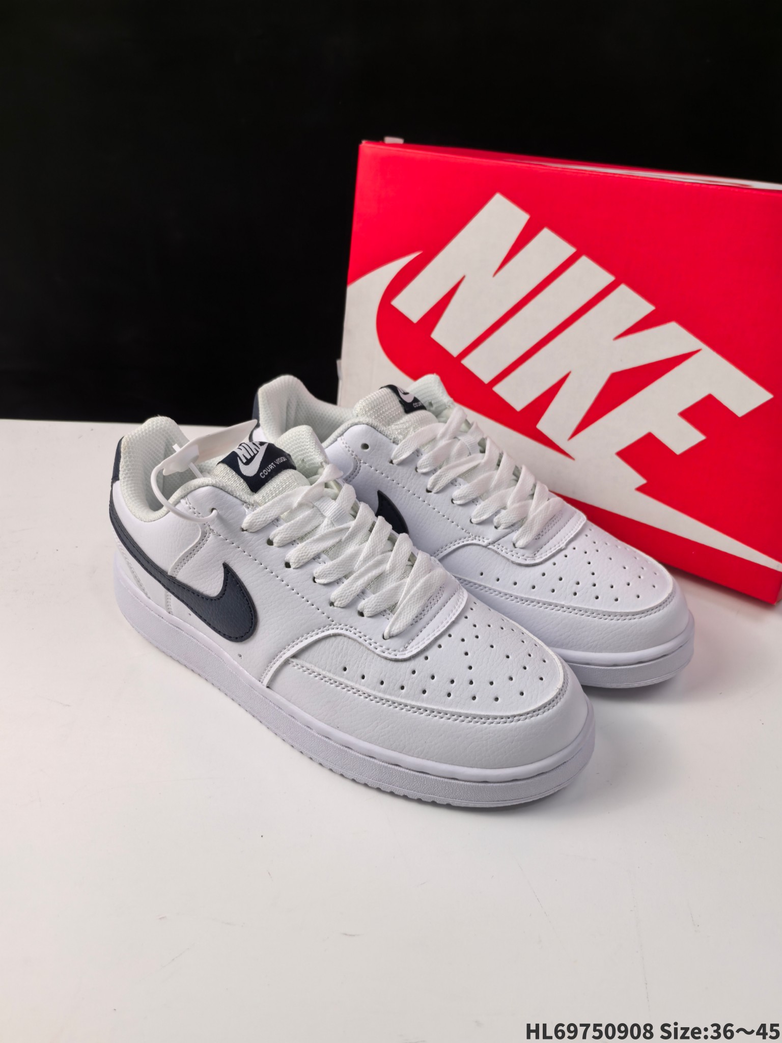 集合💰175
Nike Court Viion 1 Lo 耐克 低帮 白蓝黄 鞋身以白色作为主色调，使鞋款十分搭，同时鞋身两侧oo Logo使用海军蓝打造，后跟Nike字样则以黄色呈现，使鞋子更为炫酷。鞋舌黄色绣标上Nike oo Logo采用海军蓝点缀，后跟饰片辅以镭射点缀，鞋舌是网眼布材料，增强了透气性，白色中底搭配黄色橡胶大底，整体就是小白鞋设计，十分搭。
货号：C5463-100/101/102 2987-001/102/103 C5434-111 FJ5480-100 F0320-133 C5596-100 
编码：L69750908 ize:36～45