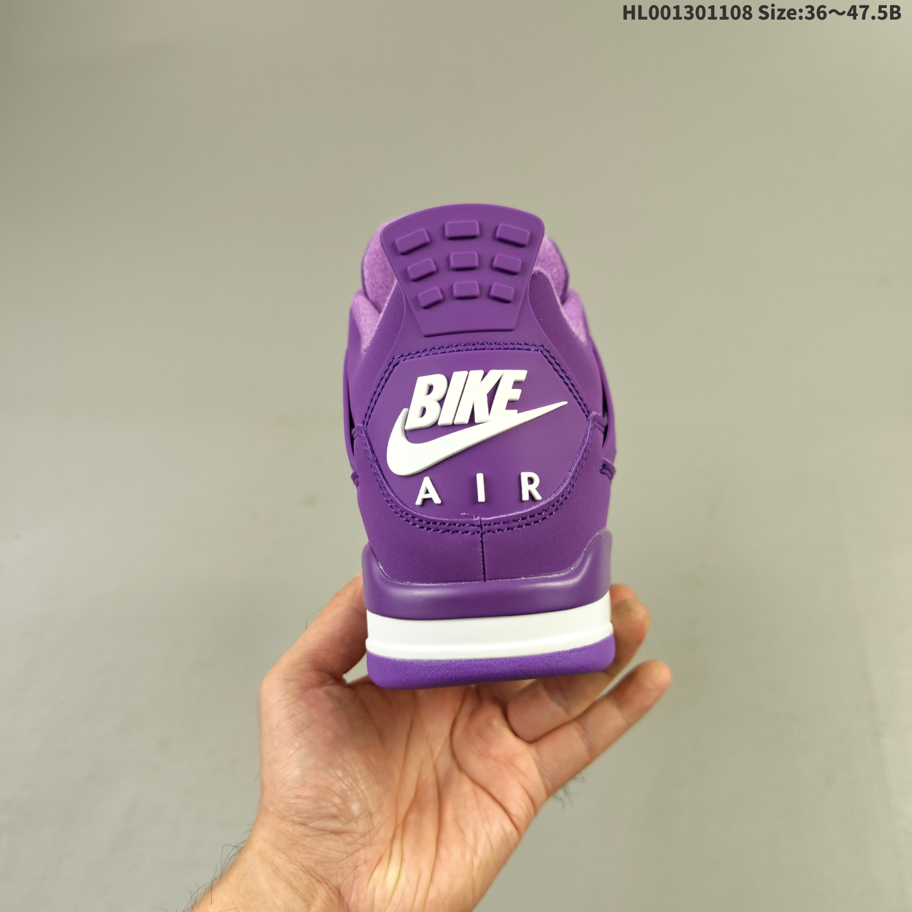 💰130   
真标带半码
Nigel Sylvester x Air Jordan 4 OG "Brick By Brick" BIKE 紫砖 AJ4 乔丹4代 aj4 乔4 紫砖 乔丹篮球鞋系列 该配色以紫砖为主题，鞋面采用优质绒面革，挡泥板处采用皮革制成，层次分明；鞋侧身紫色网格透出3M反光内层，鞋舌顶端紫色的标签，以紫色Jumpman Logo以及白色Flight刺绣字样，彰显球鞋身份。鞋带孔、鞋帮三脚架及后跟位置的提环使用紫色TPU材质呈现，给鞋身带来更多色彩层次感。鞋头侧处迷你Swoosh Logo采用白色刺绣呈现，后跟位置原本的"Nike Air"标志则被改为了"Bike Air"致敬Nigel Sylvester对BMX的热爱，联名身份直接拉满；中底使用紫色妆点，呼应鞋身设计，最后以搭载有开窗式Air Maxd气垫的中底及紫白外底上的紫色Nike Swoosh Logo进行收尾。
货号：HF4340-803
尺码：36 36.5 37.5 38 38.5 39 40 40.5 41 42 42.5 43 44 44.5 45 46 47.5HL001301108 Size:36～47.5B