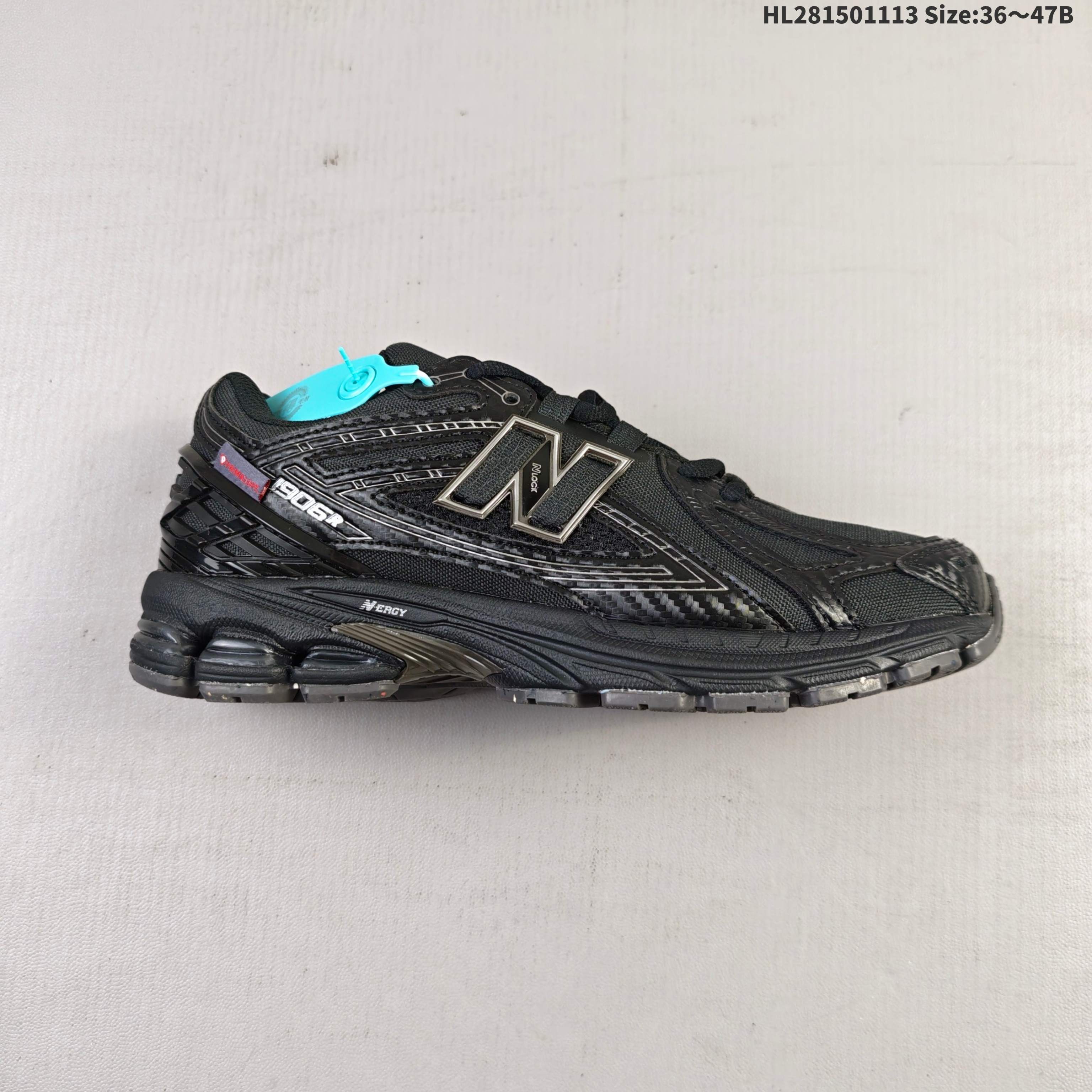 💰150
公司级✅New Balance M1906系列 新百伦 复古单品宝藏老爹鞋款
复古元素叠加 质感超级棒 原楦版型材料细节做工精细 作为NB最经典的档案鞋型之一
官方货号:U1906ROE
尺码:36 37 37.5 38 38.5 39.5 40 40.5 41.5 42 42.5 43 44 45
ID:HL281501113 Size:36~47B
