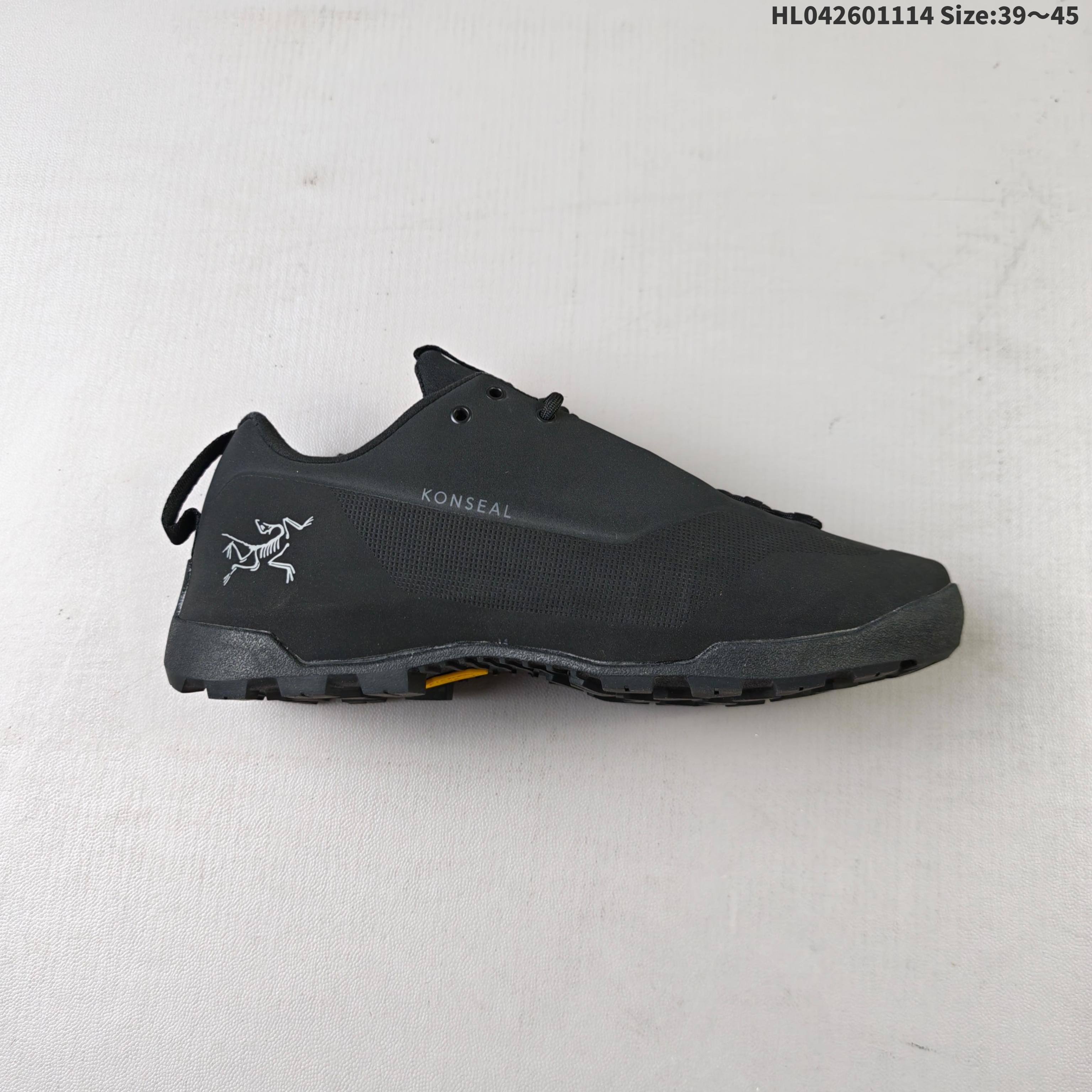 💰260
始祖鸟 KONSEAL WOMEN覆盖透气男越野跑鞋
适合技术路线单日徒步穿着也可以一脚蹬穿法 aeriosflgtx鞋受到长途野外跑步鞋的启发 适合在变化的地形上进行快速轻快的徒步旅行穿着,舒适而有支撑性,使您充满信心。该设计与脚部融为一体,可最大限度地减少摩擦,gore-tex保护膜网砂,采用gore隐形适体(invisiblefit)技术,更轻薄舒适。敏捷、稳定和技术路线上的自信源于vibram® megagrip外底、压缩eva内底以及一体的tpu。重量约:275g技术特点透气轻量耐磨鞋子鞋外底结构vibram®megagripM橡胶化合材料耐用柔软鞋子结构tpu鞋头可防磨损压缩eva泡沫内底以及一体的tpu铁芯提高了灵活性和稳定性,使您充满信心鞋子衬垫结构4mm厚ortholiteM3d模制插片材料gore-tex薄膜tpu高耐磨保护膜cordura®
编码:HL042601114 Size:39~45