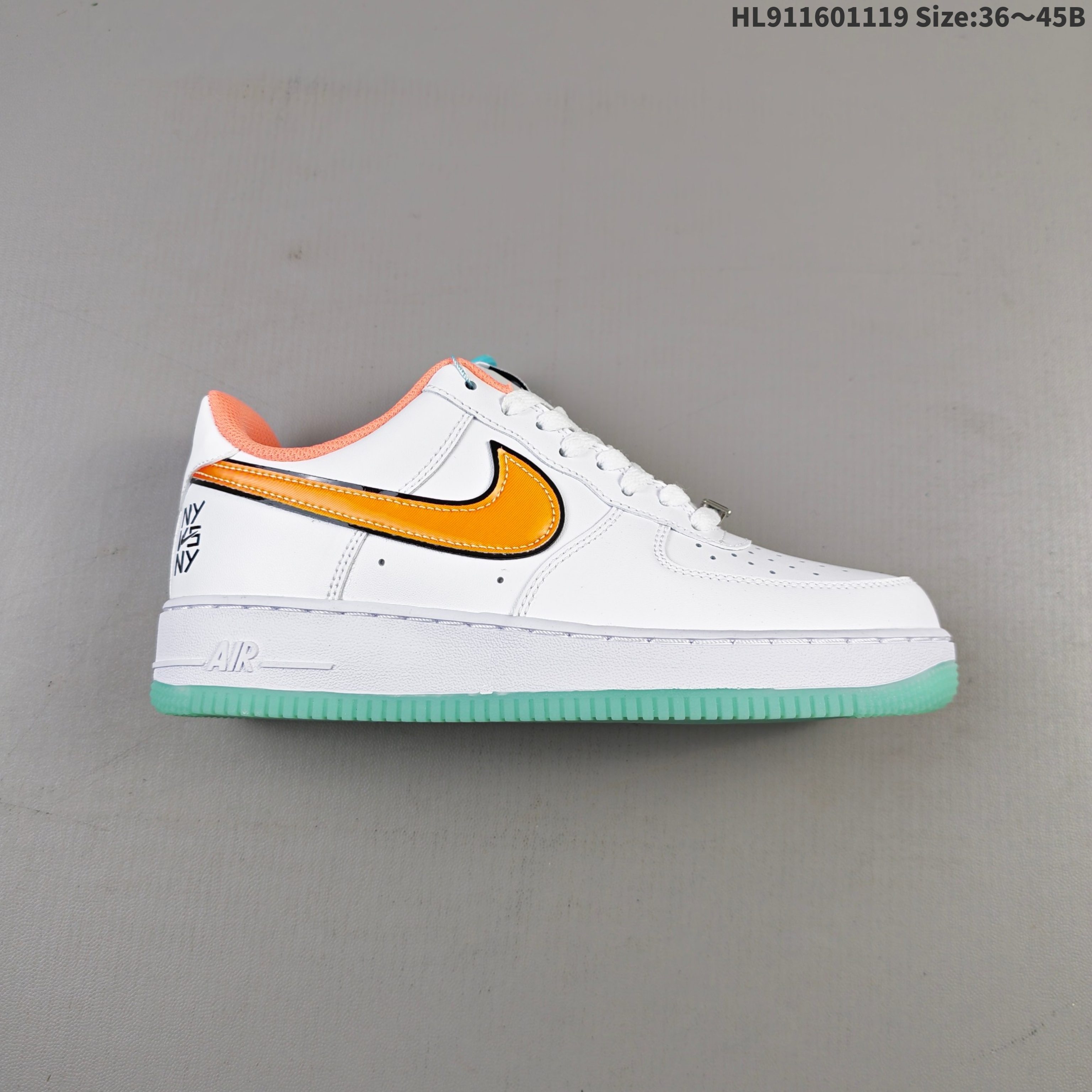 💰160
公司级耐克Nike AIR FORCE 1‘07 空军一号低帮百搭休闲运动板鞋。柔软、弹性十足的缓震性能和出色的中底设计,横跨复古与现代的外型结合,造就出风靡全球三十多年的Force 1。
尺码:36 36.5 37.5 38 38.5 39 40 40.5 41 42 42.5 43 44 45
货号:IH4962-100
编码:HL911601119 Size:36~45B