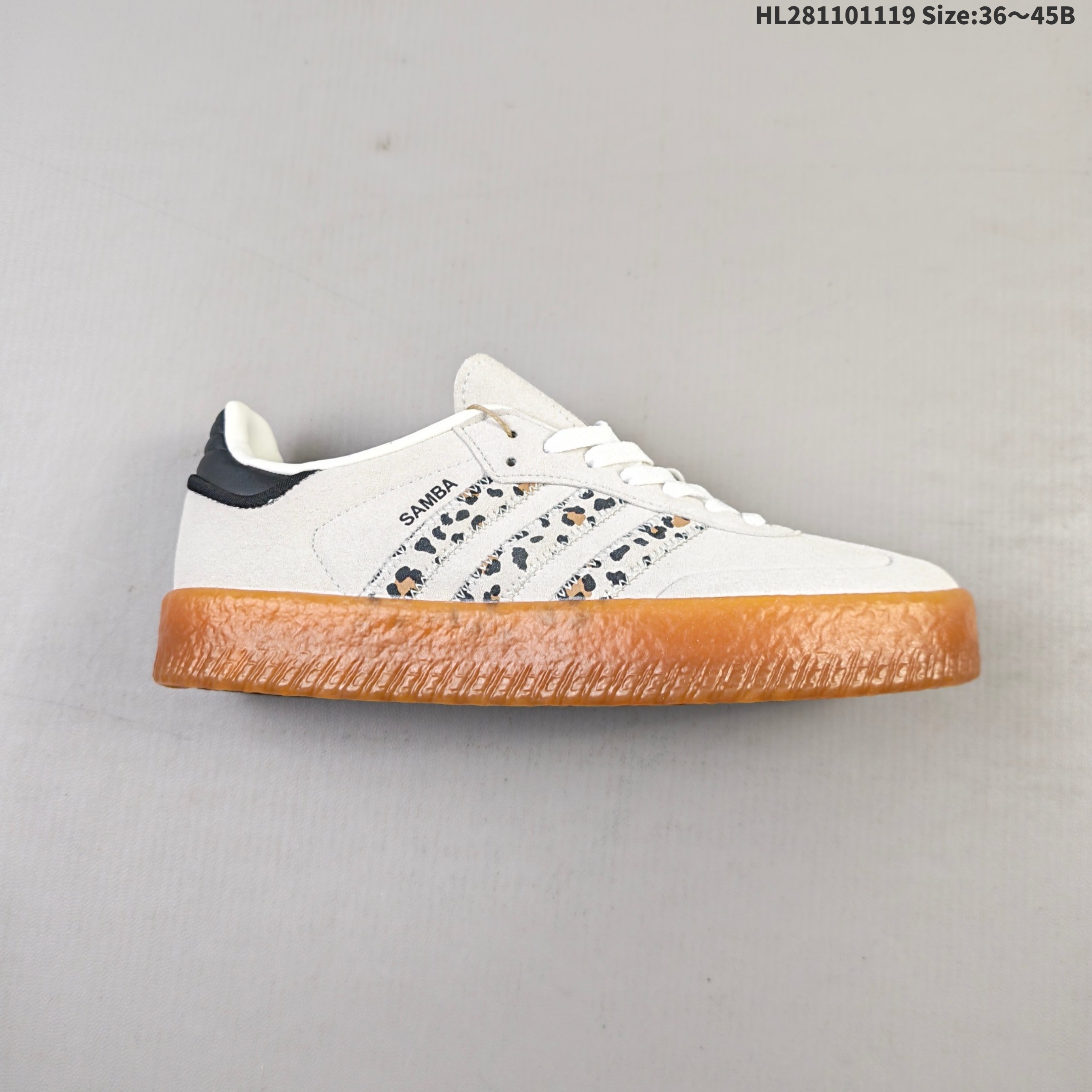 💰110
公司级✅Adidas Originals Sambae 厚底桑巴舞系列阿迪达斯 三叶草 绅士德训足球风百搭低帮休闲运动板鞋
货号:JI4226
尺码:36 36.5 37 38 38.5 39 40 40.5 41 42 42.5 43 44 45
ID:HL281101119 Size:36~45B