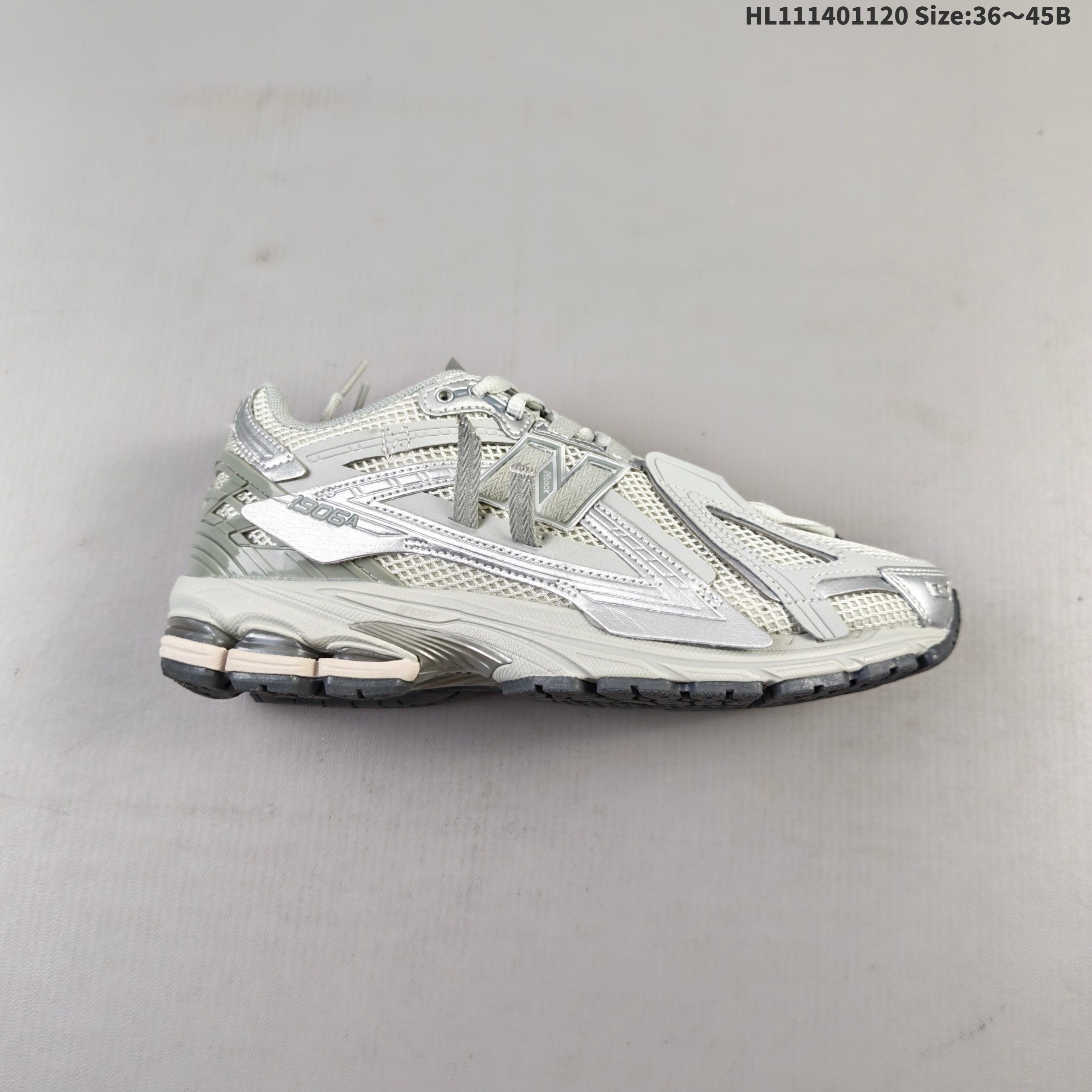 💰140
公司级✅New Balance M1906系列 新百伦 复古单品宝藏老爹鞋款
复古元素叠加 质感超级棒 原楦版型材料细节做工精细 作为NB最经典的档案鞋型之一
官方货号:M1906AG
尺码:36 37 37.5 38 38.5 39.5 40 40.5 41.5 42 42.5 43 44 45
ID:HL111401120 Size:36~45B