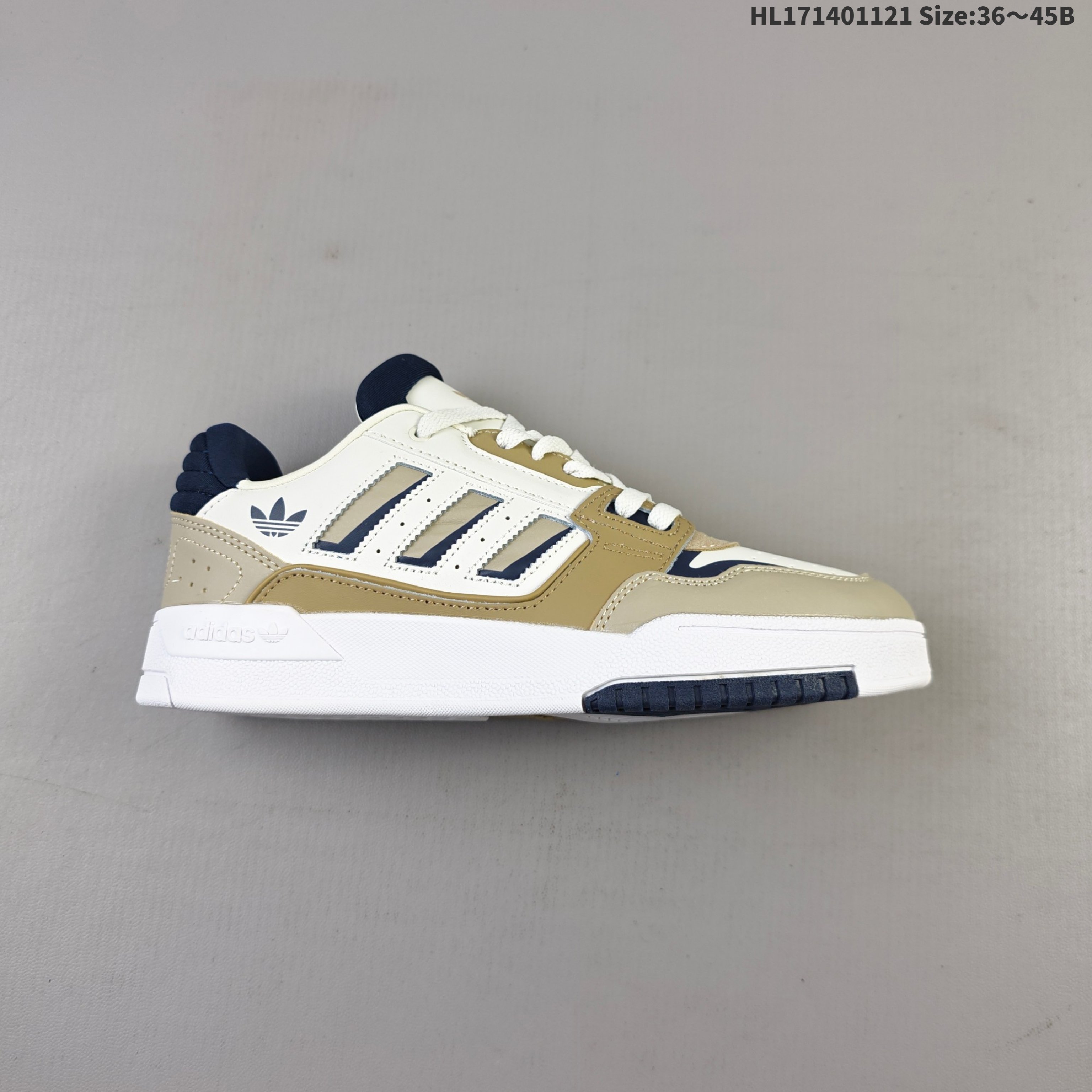 💰140
✅阿迪达斯 Adidas Torsion Response Tennis LO 响应CL系列老爹风复古透气缓震休闲运动慢跑鞋 白黑银海军蓝 
整双鞋采用大面积的白色色为主调 搭配白色的中底和鞋带 以及海军蓝色的三条扛 Logo 视觉效果十分耐看 后掌搭载的 pro-moderotor 科技和Formotion 科技保证了缓震性和舒适性
原楦开发版型
货号 GZ1131 
ID:HL171401121 Size:36～45B