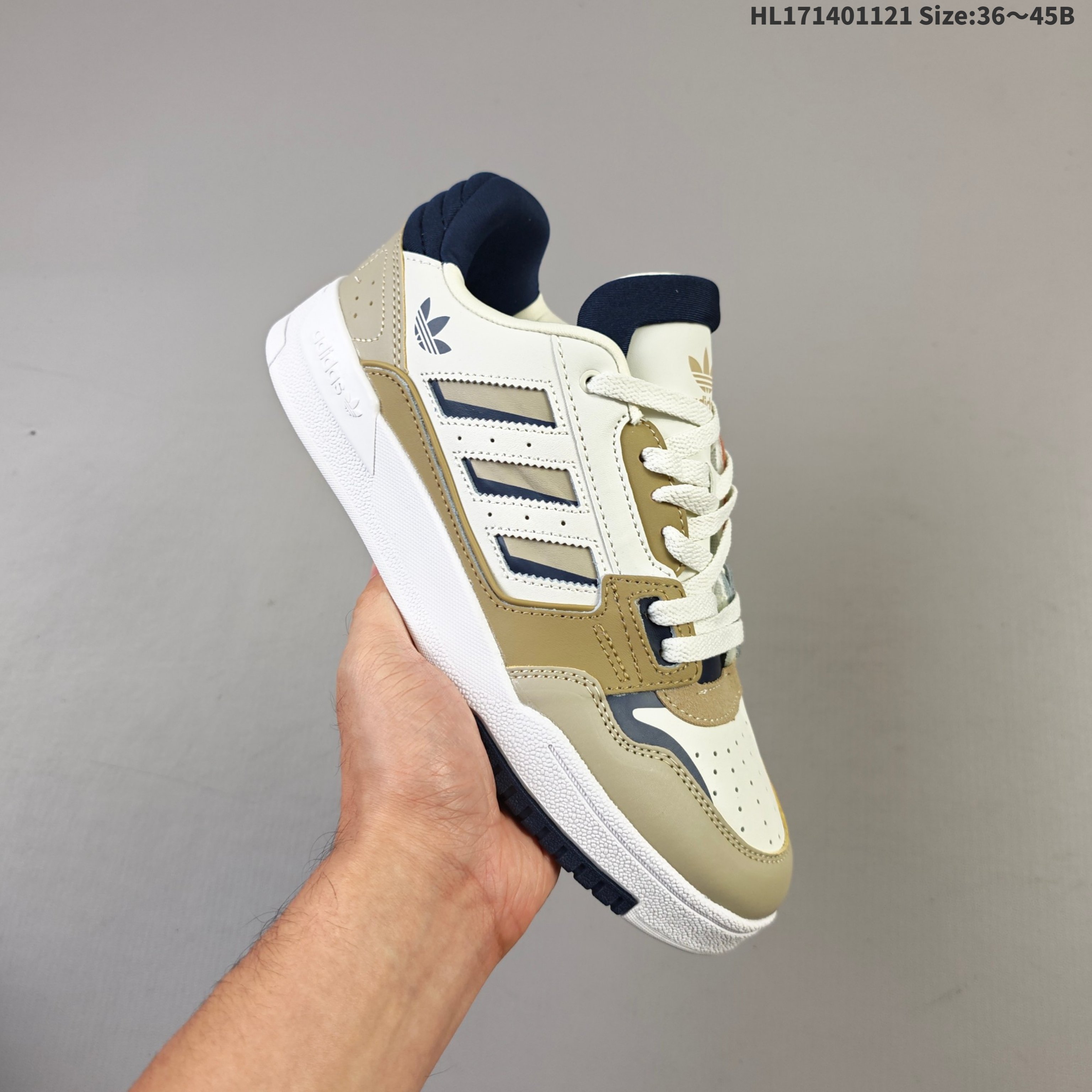 💰140
✅阿迪达斯 Adidas Torsion Response Tennis LO 响应CL系列老爹风复古透气缓震休闲运动慢跑鞋 白黑银海军蓝
整双鞋采用大面积的白色色为主调 搭配白色的中底和鞋带 以及海军蓝色的三条扛 Logo 视觉效果十分耐看 后掌搭载的 pro-moderotor 科技和Formotion 科技保证了缓震性和舒适性
原楦开发版型
货号 GZ1131
ID:HL171401121 Size:36~45B