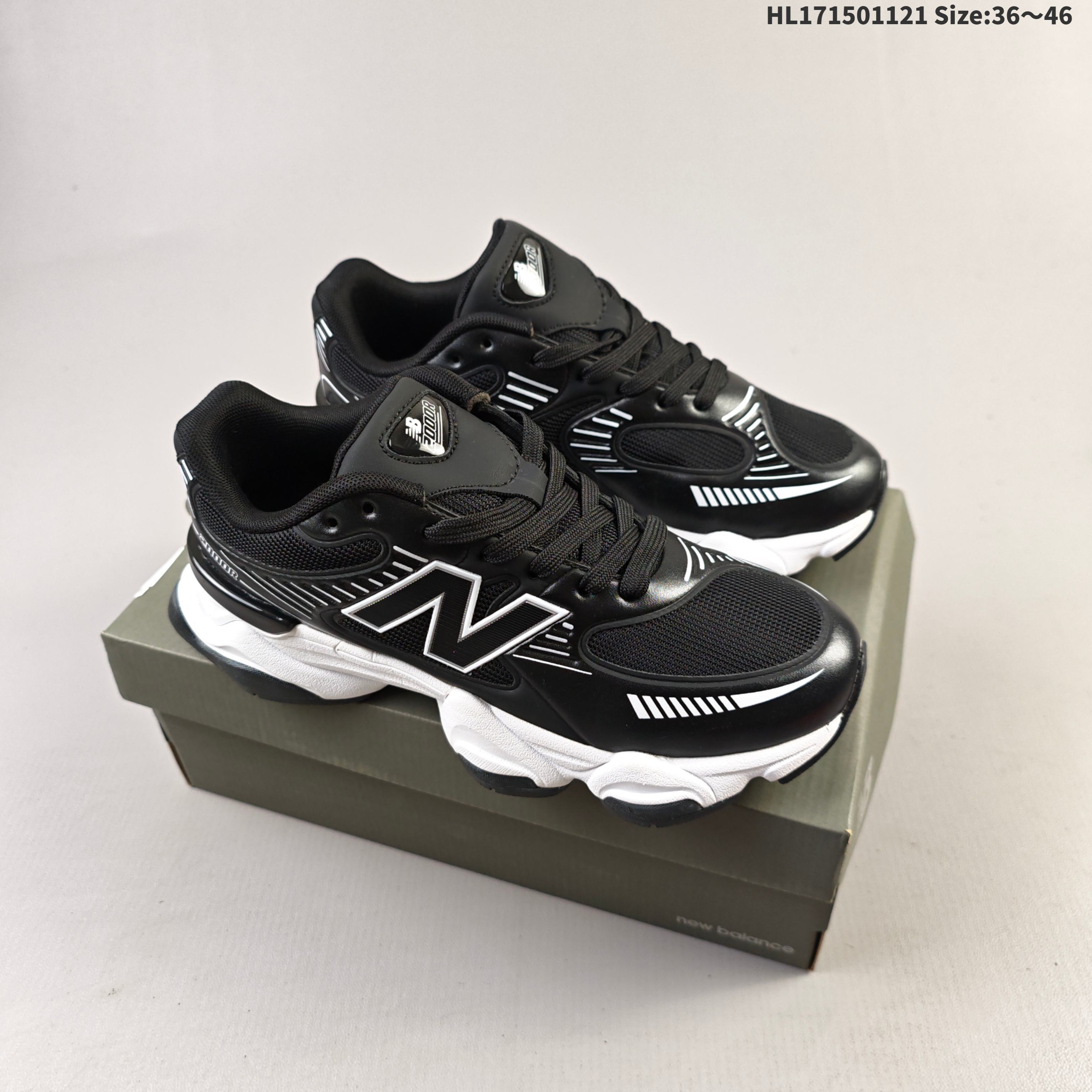 集合一 New Balance 新鞋型!新百伦NEW BALANCE NB2000系列复古潮流网眼透气跑鞋2000年代风格轻便耐磨厚底增高 气垫缓震运动老爹鞋,这双New Balance 2000 依然是融合了新旧元素的跑鞋造型,命名为 2000,或许是它的设计理念有着 Y2K 的血统.最大的亮点,在于这双鞋的中底.中底造型太抓眼球了,五个 ABZORB 单元!带来极具辨识度和冲击力的视觉效果,让这双鞋在外观和脚感方面都颇具吸引力.鞋面会比以往 New Balance 更扁平化,配合夸张的中底,看上去很有未来感.并且鞋头的线条看上去十分流畅,对于 New Balance 粉丝来说,一定会觉得很新颖. 货号:U20008LL ID:HL171501121