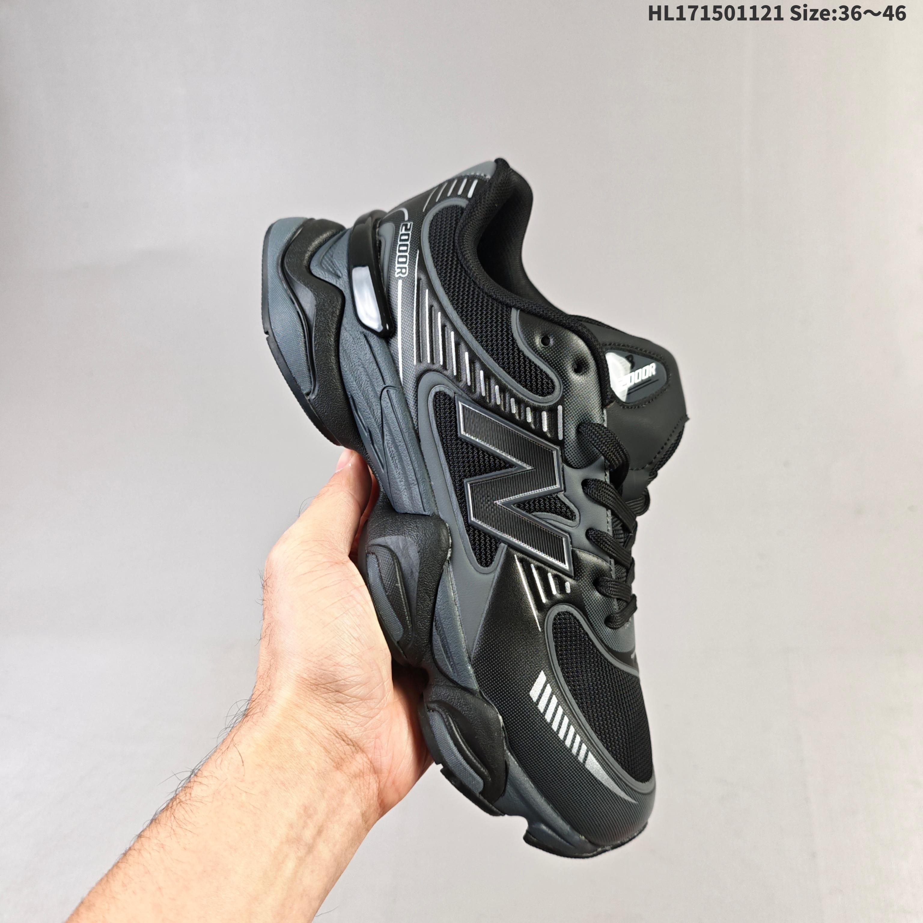 集合二 New Balance 新鞋型!新百伦NEW BALANCE NB2000系列复古潮流网眼透气跑鞋2000年代风格轻便耐磨厚底增高 气垫缓震运动老爹鞋,这双New Balance 2000 依然是融合了新旧元素的跑鞋造型,命名为 2000,或许是它的设计理念有着 Y2K 的血统.最大的亮点,在于这双鞋的中底.中底造型太抓眼球了,五个 ABZORB 单元!带来极具辨识度和冲击力的视觉效果,让这双鞋在外观和脚感方面都颇具吸引力.鞋面会比以往 New Balance 更扁平化,配合夸张的中底,看上去很有未来感.并且鞋头的线条看上去十分流畅,对于 New Balance 粉丝来说,一定会觉得很新颖. 货号:U20008LL ID:HL171501121