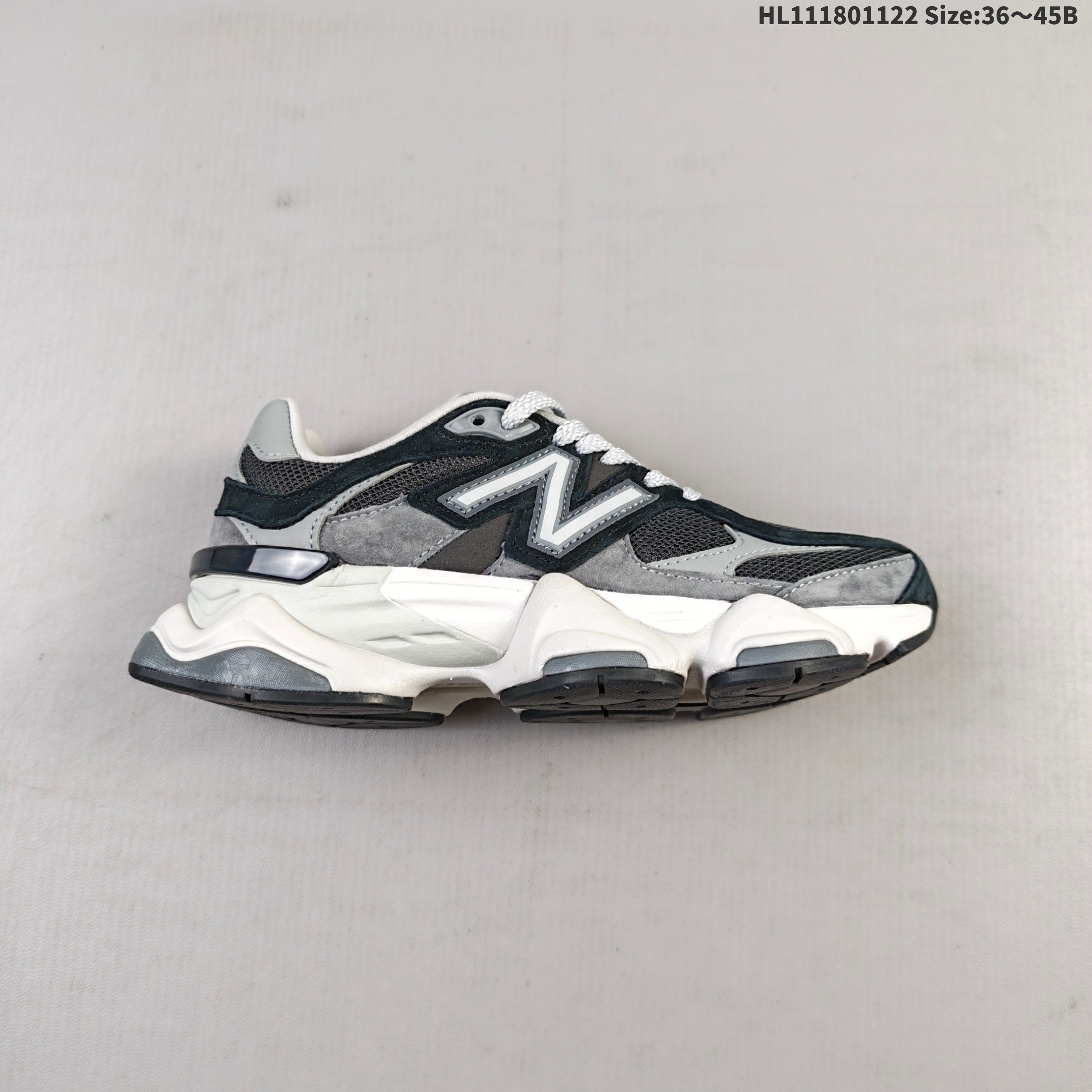 💰180
公司级✅New Balance 9060系列 新百伦 复古休闲运动慢跑鞋
鞋面大身由空间双格及磨砂鞋面拼接而生
采用大面积网眼以及麂皮材质覆盖鞋身 还原经典气质 搭载ABZORB避震科技 由泡沫聚酯制成 上脚可以有效减少由鞋底反弹对身体及双腿的冲击力
货号:U9060JBD
Size:36 37 37.5 38 38.5 39.5 40 40.5 41.5 42 42.5 43 44 45
ID:HL111801122 Size:36~45B
