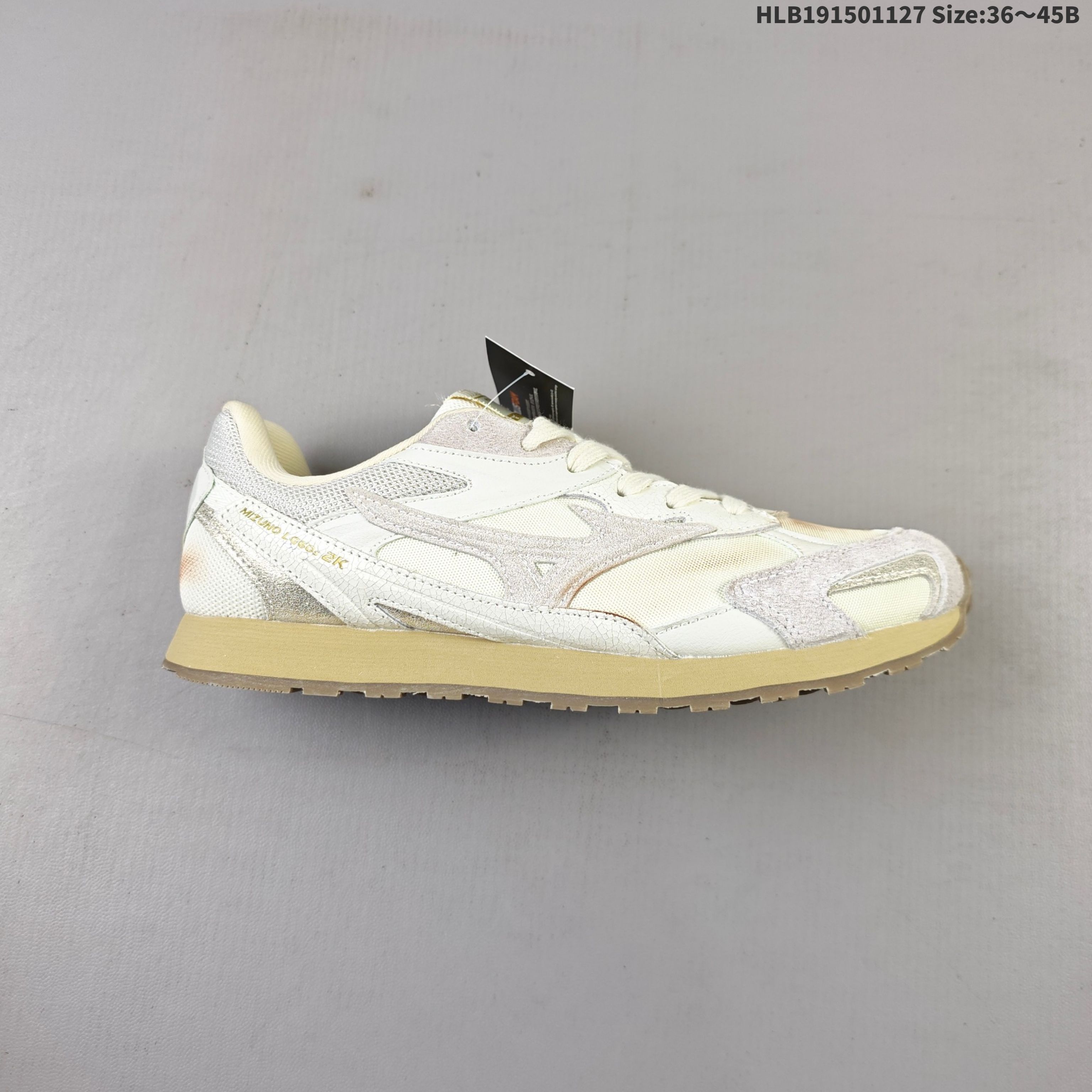 💰150
Mizuno RUNNING美津浓 复古时尚休闲舒适减震运动跑步鞋 美津浓WAVE机械缓震,可以说是机械缓震跑鞋科技的翘楚。有着非凡的适应性,有着充分而持久的缓震能力和轻量化设计,是一双可以陪伴我们日常训练甚至是半马比赛的跑鞋,无论是“跑步初哥”还是“精英老鸟”,只要不是比较夸张的大体重人群,都可以穿着 Mizuno 来跑步。如果你不知道跑步穿什么鞋,不知道给别人推荐什么鞋,那么选美津浓 Sportstyle总是没错的
货号:D1GH242103
SHLB191501127 Size:36~45B