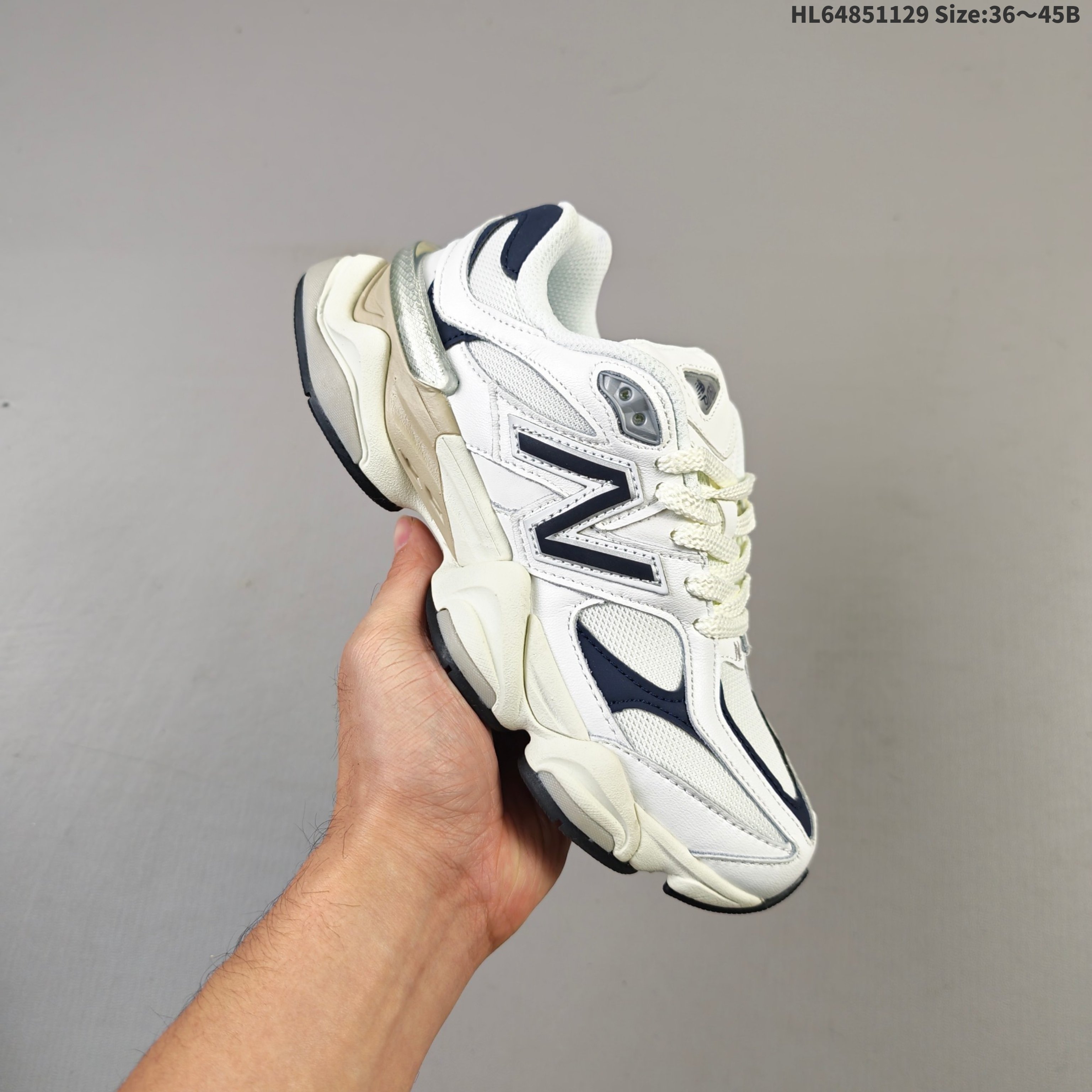 集合一特价💰85
✅New Balance 9060系列 新百伦 复古休闲运动慢跑鞋
鞋面大身由空间双格及磨砂鞋面拼接而生
采用大面积网眼以及麂皮材质覆盖鞋身 还原经典气质 搭载ABZORB避震科技 由泡沫聚酯制成 上脚可以有效减少由鞋底反弹对身体及双腿的冲击力
货号:U9060VNBHL64851129