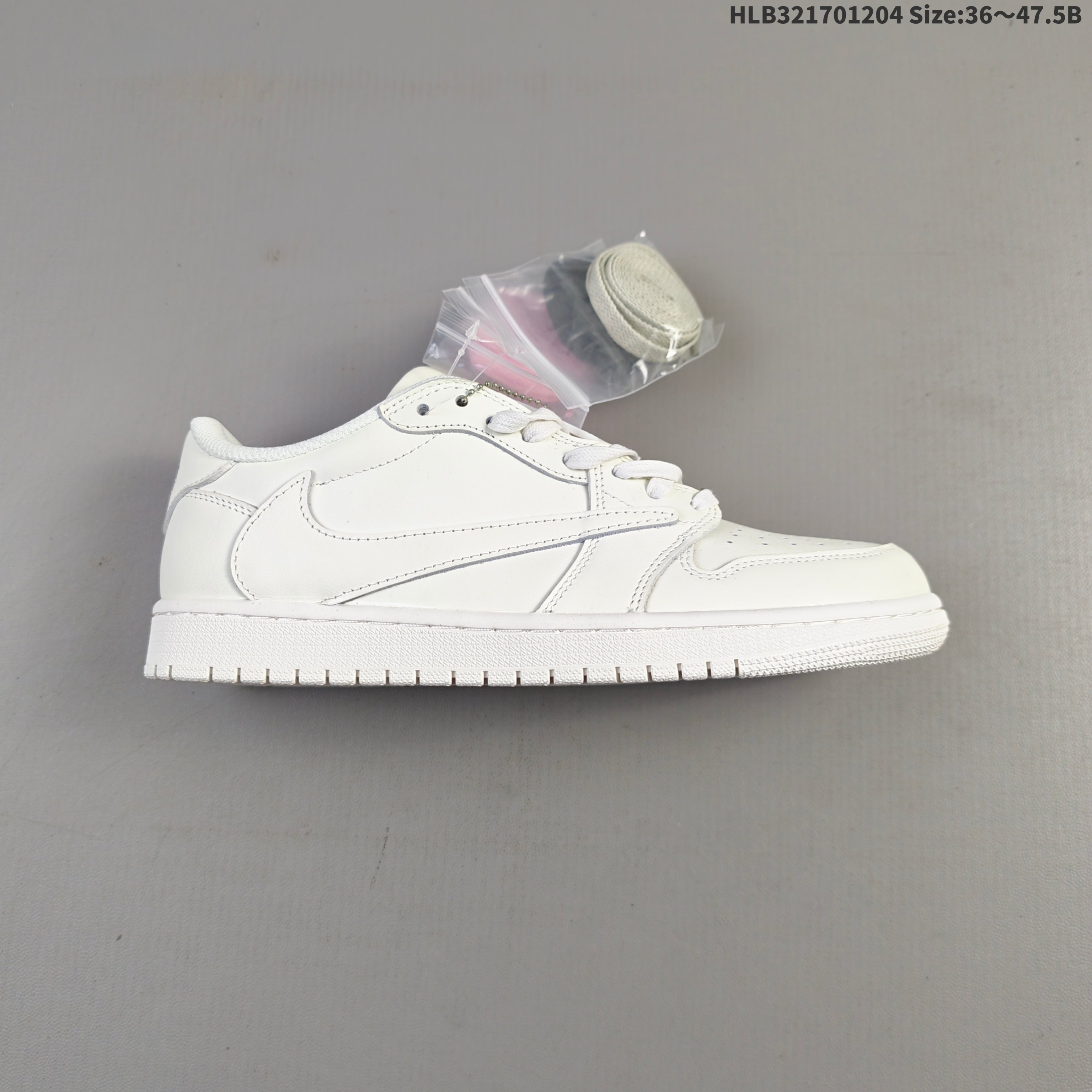 💰170
公司级✅Nike Air Jordan 1 x Travis Scott AJ1倒勾 乔一倒钩 耐克 低帮文化篮球鞋
完美品质出货 细节如图所示 鞋面切割工整 冲孔整齐干净 中底拉帮线 整体清洁度非常好
货号:TD1228-111
尺码:36 36.5 37.5 38 38.5 39 40 40.5 41 42 42.5 43 44 45 46 47
ID:HLB321701204 Size:36~47.5B