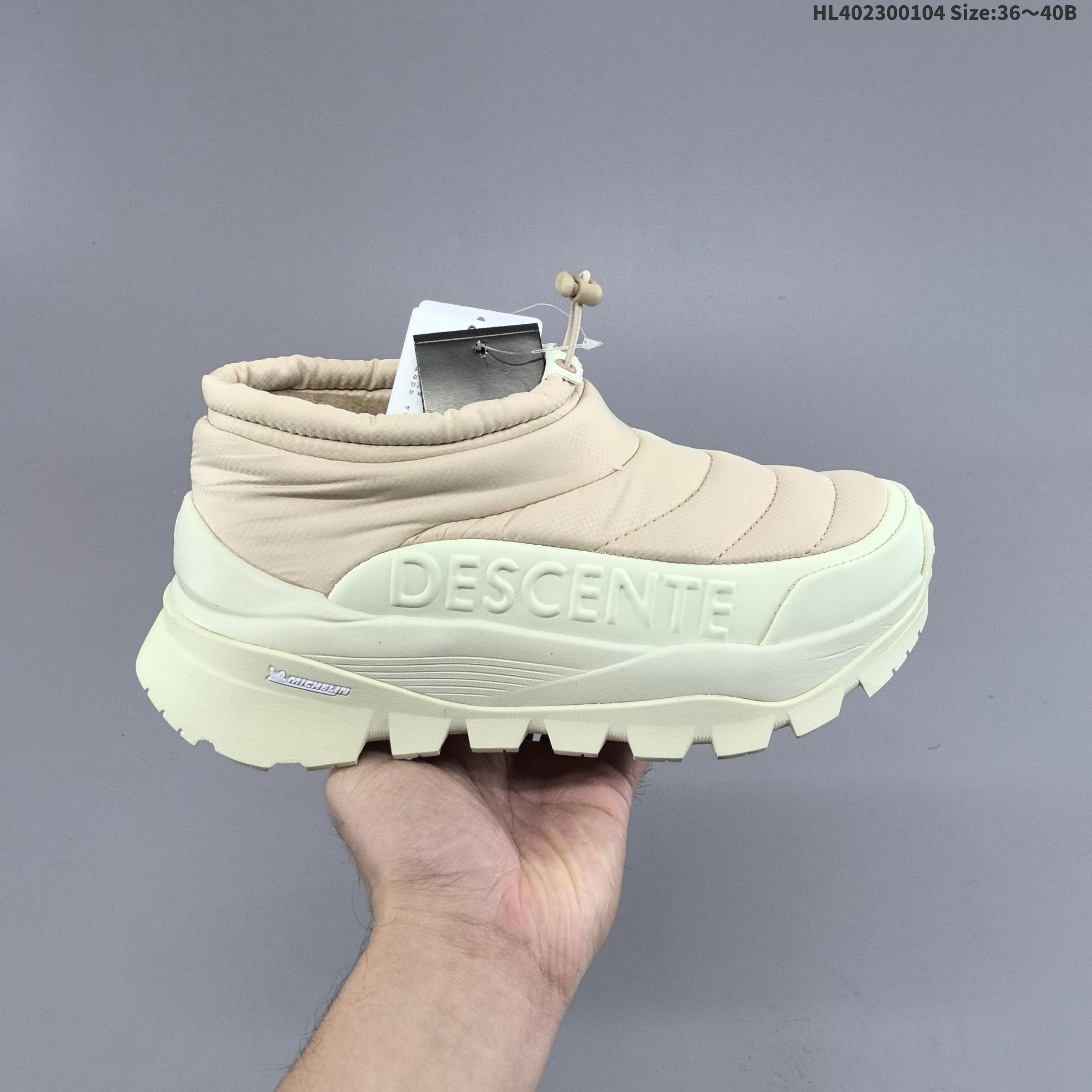 💰230
SNOW PATH CAMP迪桑特舒适防滑耐磨低帮生活休闲鞋 DESCENTE(迪桑特)创立于1935年,品牌名取自法语词汇,意为“滑降”。品牌箭头标识代表滑雪的三种技术“高速直线滑行”、“穿越”和“侧滑”,也寓意品牌在打造高端专业运动产品中不断追求完美的创新精神,致力于成为中国高端专业滑雪、综训、女子、铁人三项、高尔夫的第一品牌。HL402300104 Size:36~40B