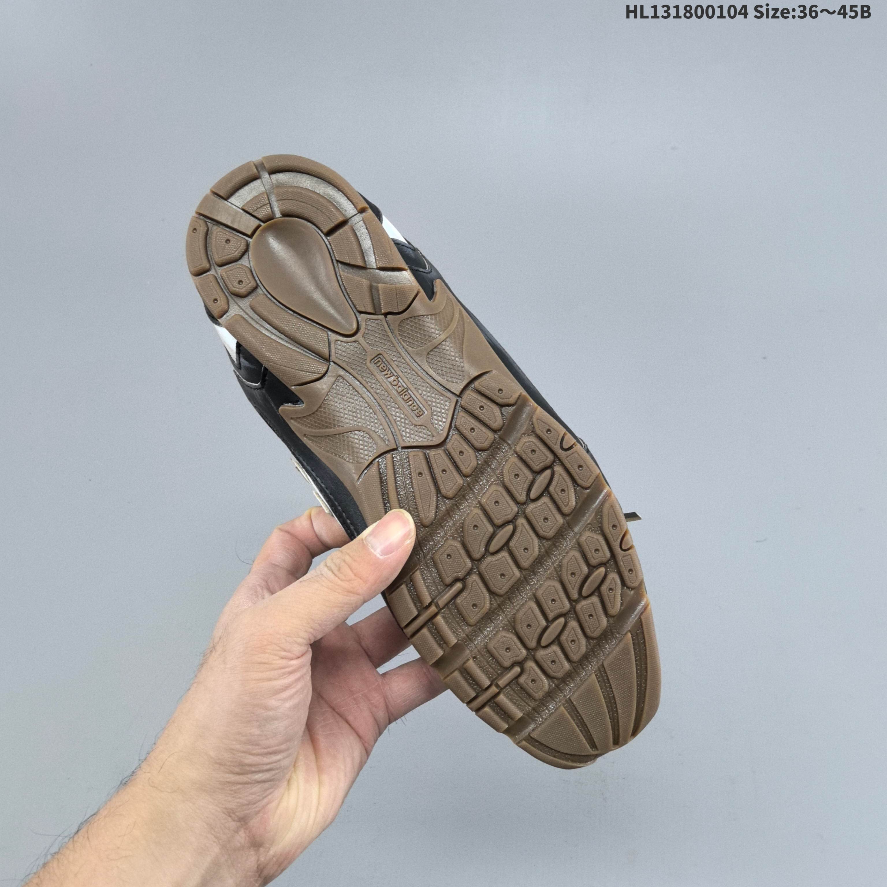 💰180
公司级✅美拉德配色打造全新跨界合作，意大利奢侈品牌/缪缪MiuMiu x NB新百伦New Balance 530 SL系列低帮经典复古休闲运动慢跑鞋“联名翻毛卡其鞋带”
编码：HL131800104 Size:36～45B