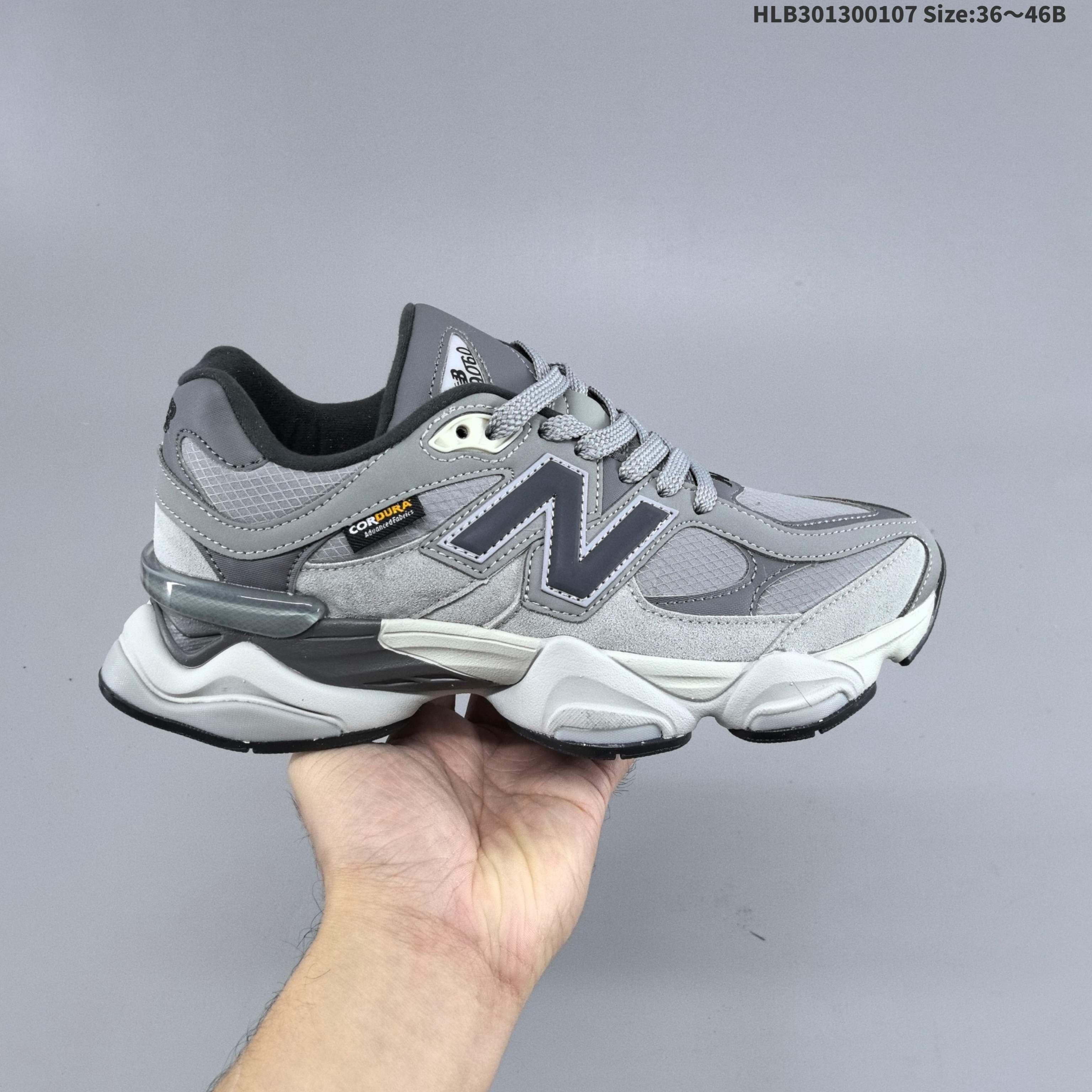 集合 新百伦New Balance NB 9060 复古单品.鞋面大身由空间双格及磨砂鞋面拼接而生,配以柔和、温暖的粉橘色调,夏日氛围拉满采用大面积网眼以及麂皮材质覆盖鞋身,还原经典气质.搭载ABZORB避震科技,由泡沫聚酯制成,上脚可以有效减少由鞋底反弹对身体及双腿的冲击 货号:U9060ORD 编码:HLB301300107 B