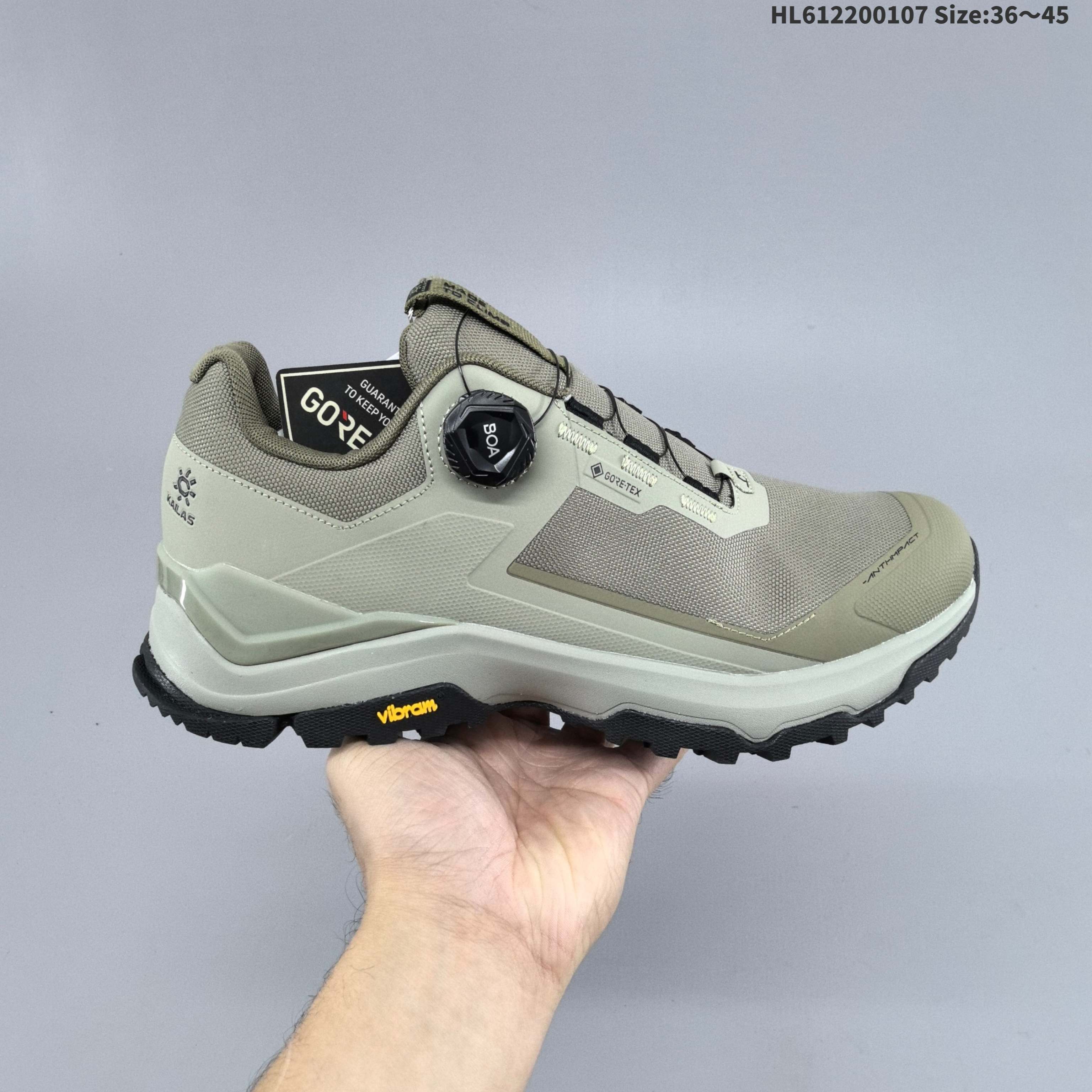 公司级✅凯乐石 KAILAS FUGA EX3厚底缓冲徒步跑山网布TPU减震防滑透气包裹性抗冲击轻便回弹 低帮 超强抓地力徒步跑步鞋 BOA适配系统 通过旋钮一键实现快速调节松紧 快速穿脱 YIBRAM MEGAGRIP湿地止滑大底 提供强劲抓地力 驾驭干湿路面 ECCEVAI 厚底回弹中底 缓冲回弹 泵感十足 更抓地 减少消耗-前掌加宽4% 后跟加宽15% 更缓震久跑不累-缓震回弹提升20% 更稳定 减少关节伤害-加高和梯形设计加宽 更包裹 更舒适-楦型升级 加强脚背中腰包裹性 货号:KS2433179 编码:HL612200107