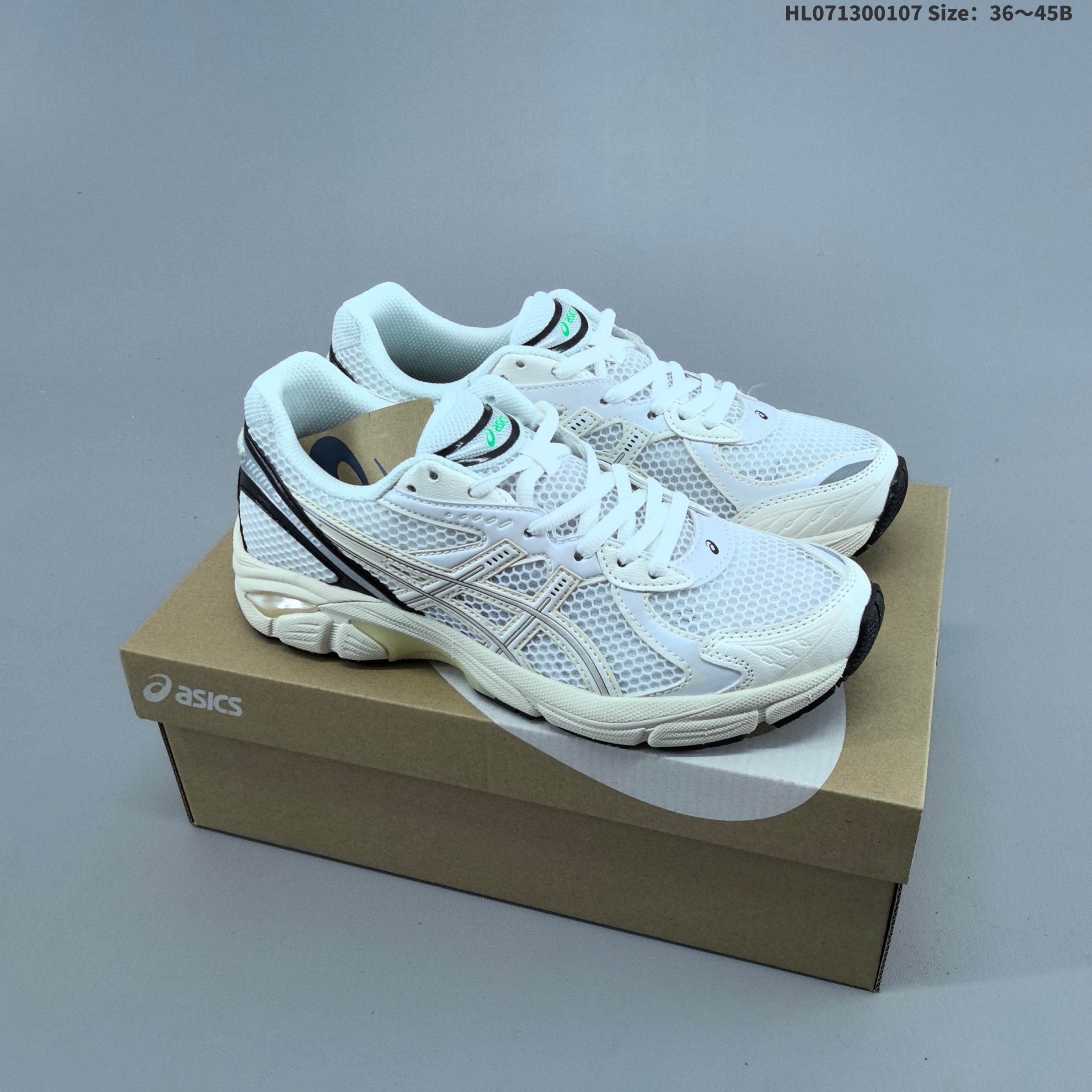 集合一 复古老爹鞋亚瑟士(ASICS)GT-2160系列GEL技术嵌件运动鞋缓冲户外运动休闲慢跑鞋.鞋型沿用 2000 年代中期至 2010 年代末期ASICS 广泛使用的分段式结构,并搭载独家 GEL 缓震胶科技.两款独占配色分别为黄色和黑银色,极具 2000 年代复古气息. 货号:1201A955-100 编码:HL071300107 B