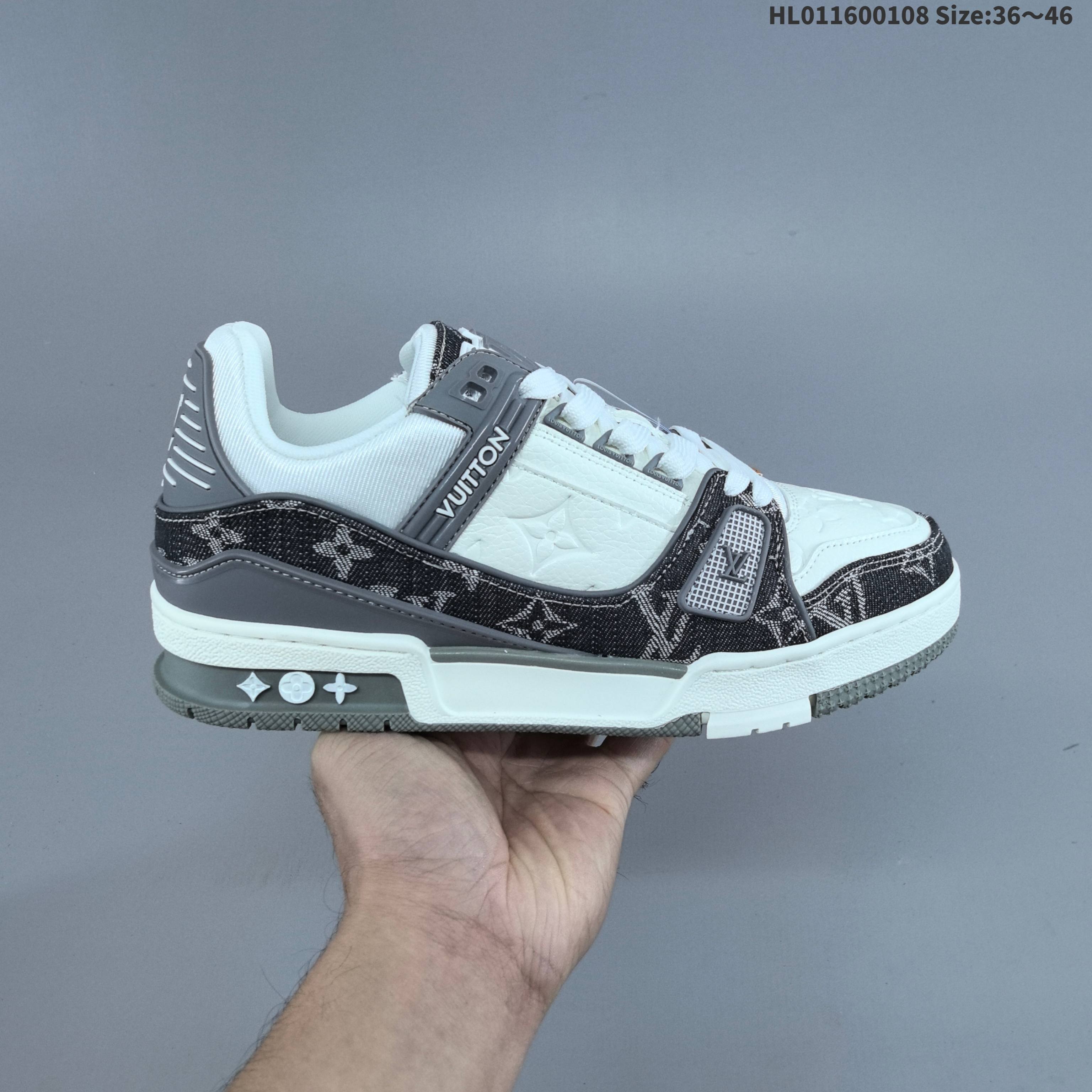 集合一福利开启🔥💰160
 LV ARCH LIGHT SNEAKER路易威登板鞋 时尚运动鞋潮厚底增高女鞋。舒适防滑底和百搭性霸屏整个时尚娱乐圈，细节调整完美主义！采用柔软皮革拼接鞋面，独家开模大底， 侧边采用3D打印标志性Logo 尽显贵族时尚气息，配带正品全套包装。全新LV路易威登Louis vuitton Trainer Sneaker Low 休闲运动文化百搭板鞋。 
编码：HL011600108 Size:36～46