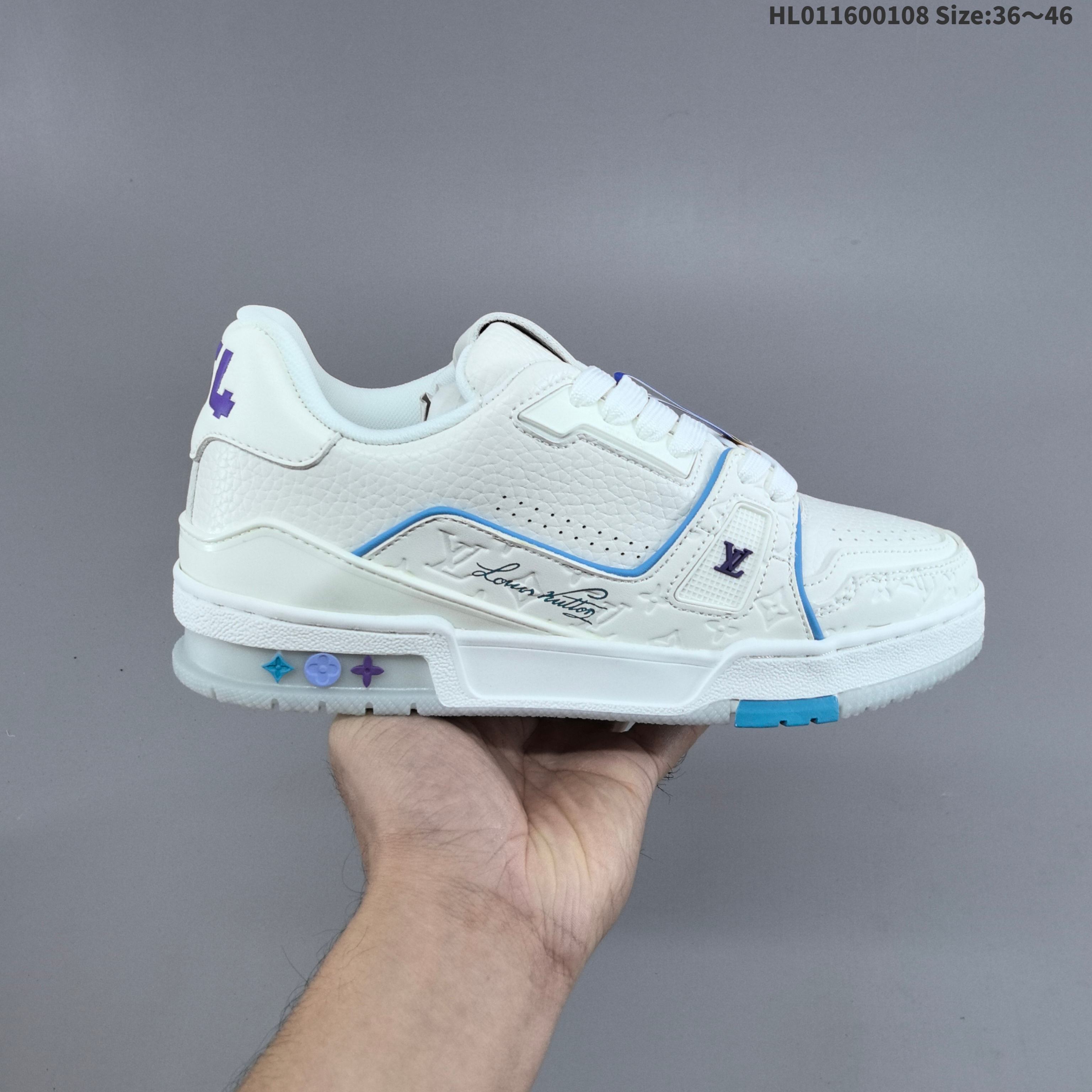 集合一福利开启🔥💰160
 LV ARCH LIGHT SNEAKER路易威登板鞋 时尚运动鞋潮厚底增高女鞋。舒适防滑底和百搭性霸屏整个时尚娱乐圈，细节调整完美主义！采用柔软皮革拼接鞋面，独家开模大底， 侧边采用3D打印标志性Logo 尽显贵族时尚气息，配带正品全套包装。全新LV路易威登Louis vuitton Trainer Sneaker Low 休闲运动文化百搭板鞋。 
编码：HL011600108 Size:36～46