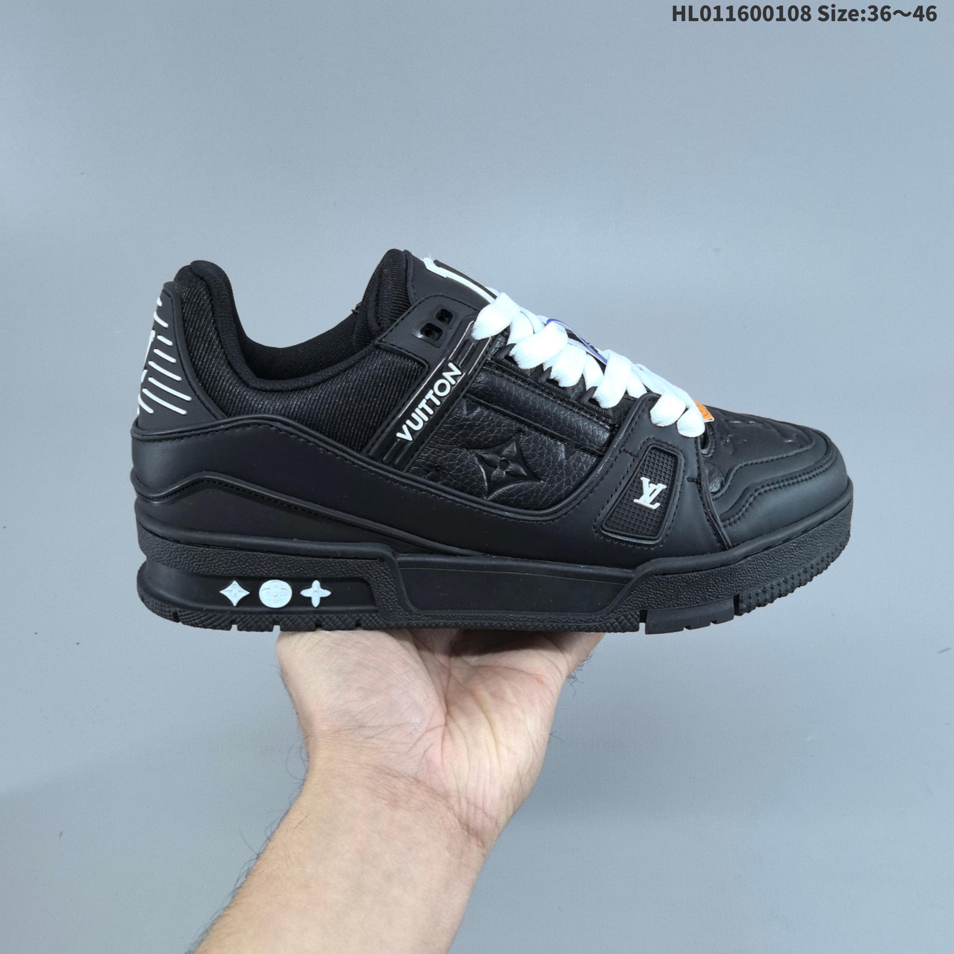 集合二福利开启🔥💰160
 LV ARCH LIGHT SNEAKER路易威登板鞋 时尚运动鞋潮厚底增高女鞋。舒适防滑底和百搭性霸屏整个时尚娱乐圈，细节调整完美主义！采用柔软皮革拼接鞋面，独家开模大底， 侧边采用3D打印标志性Logo 尽显贵族时尚气息，配带正品全套包装。全新LV路易威登Louis vuitton Trainer Sneaker Low 休闲运动文化百搭板鞋。 
编码：HL011600108 Size:36～46