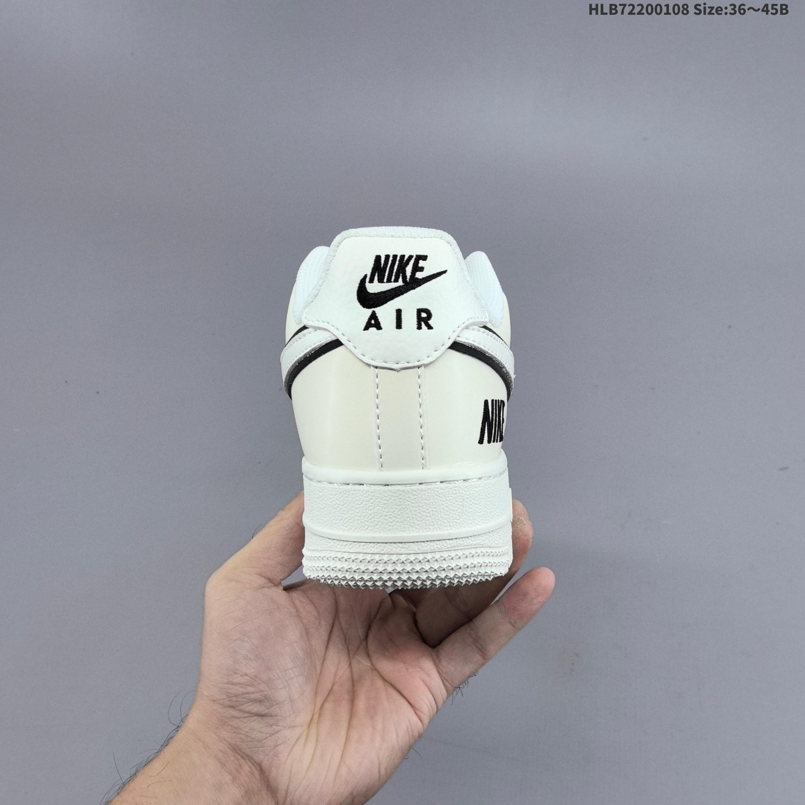 💰220
公司级✅NIKE AIR FORCE 1‘07
原楦头原纸板 打造纯正低帮空军版型
专注外贸渠道 全掌内置蜂窝气垫 
原盒配件 原厂中底钢印、拉帮完美 
货号:CS5288-063
Size:36 36.5 37.5 38 38.5 39 40 40.5 41 42 42.5 43 44 45
ID:HLB72200108 Size:36～45B