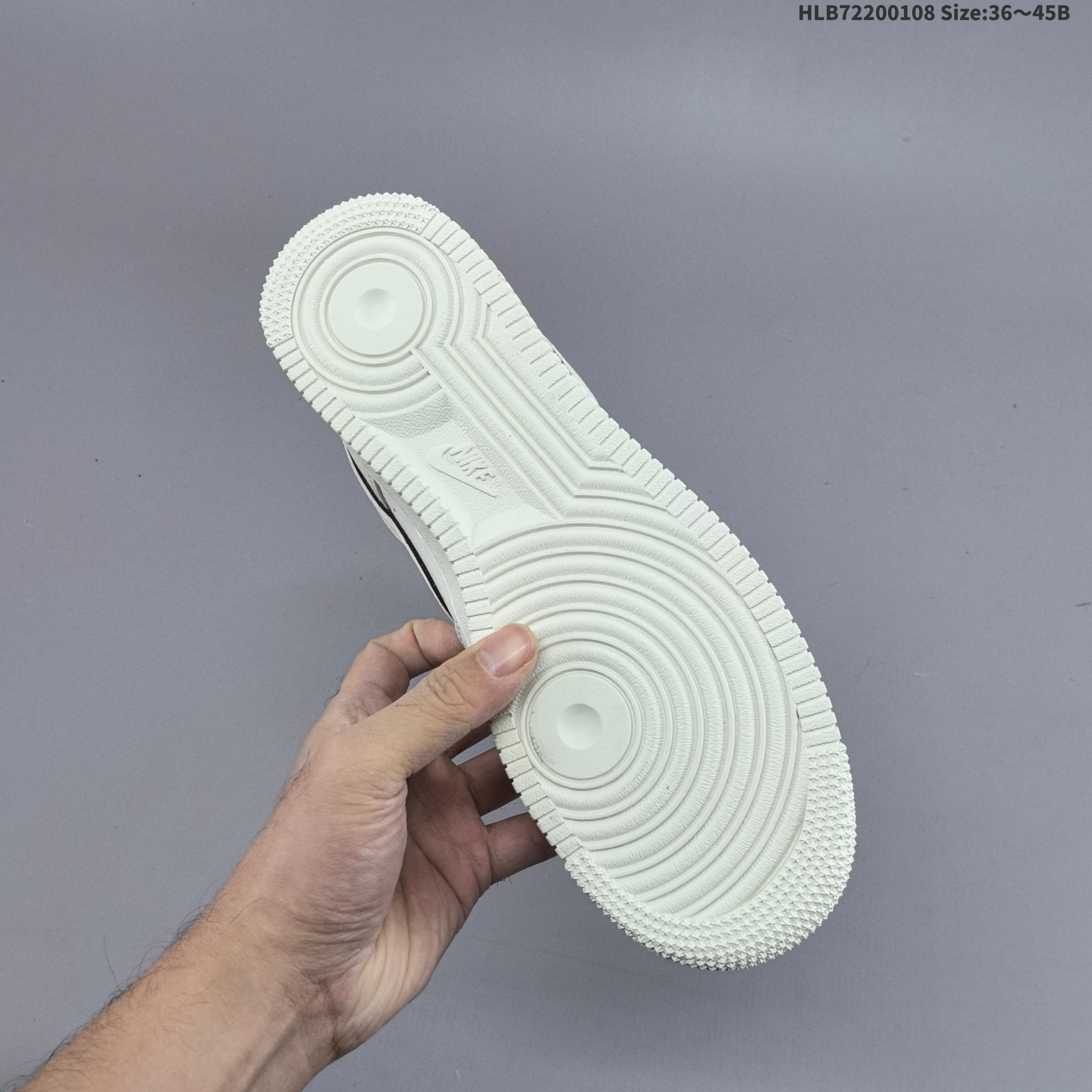 💰220
公司级✅NIKE AIR FORCE 1‘07
原楦头原纸板 打造纯正低帮空军版型
专注外贸渠道 全掌内置蜂窝气垫 
原盒配件 原厂中底钢印、拉帮完美 
货号:CS5288-063
Size:36 36.5 37.5 38 38.5 39 40 40.5 41 42 42.5 43 44 45
ID:HLB72200108 Size:36～45B