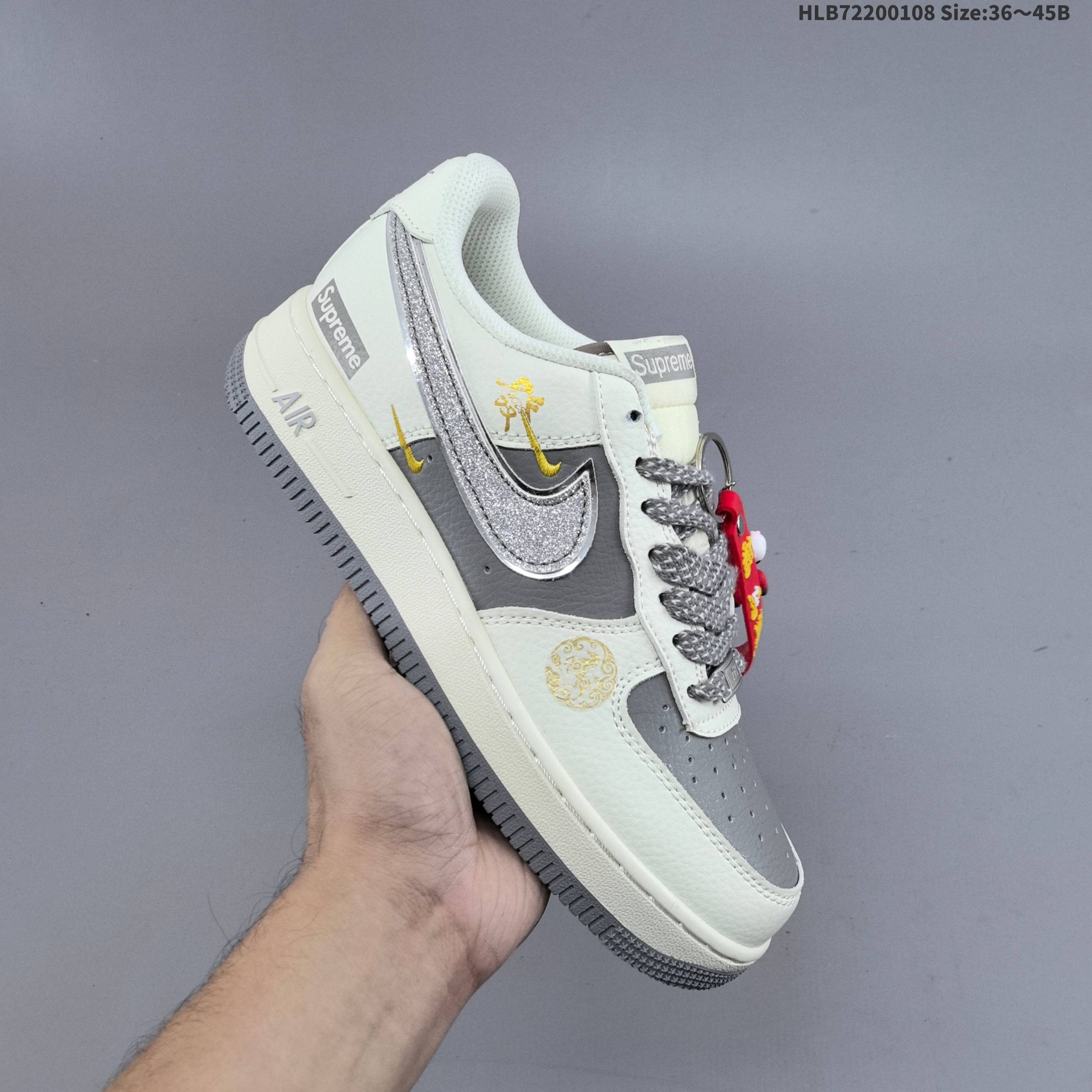 💰220
公司级✅NIKE AIR FORCE 1‘07
原楦头原纸板 打造纯正低帮空军版型
专注外贸渠道 全掌内置蜂窝气垫 
原盒配件 原厂中底钢印、拉帮完美 
货号:CS5288-063
Size:36 36.5 37.5 38 38.5 39 40 40.5 41 42 42.5 43 44 45
ID:HLB72200108 Size:36～45B