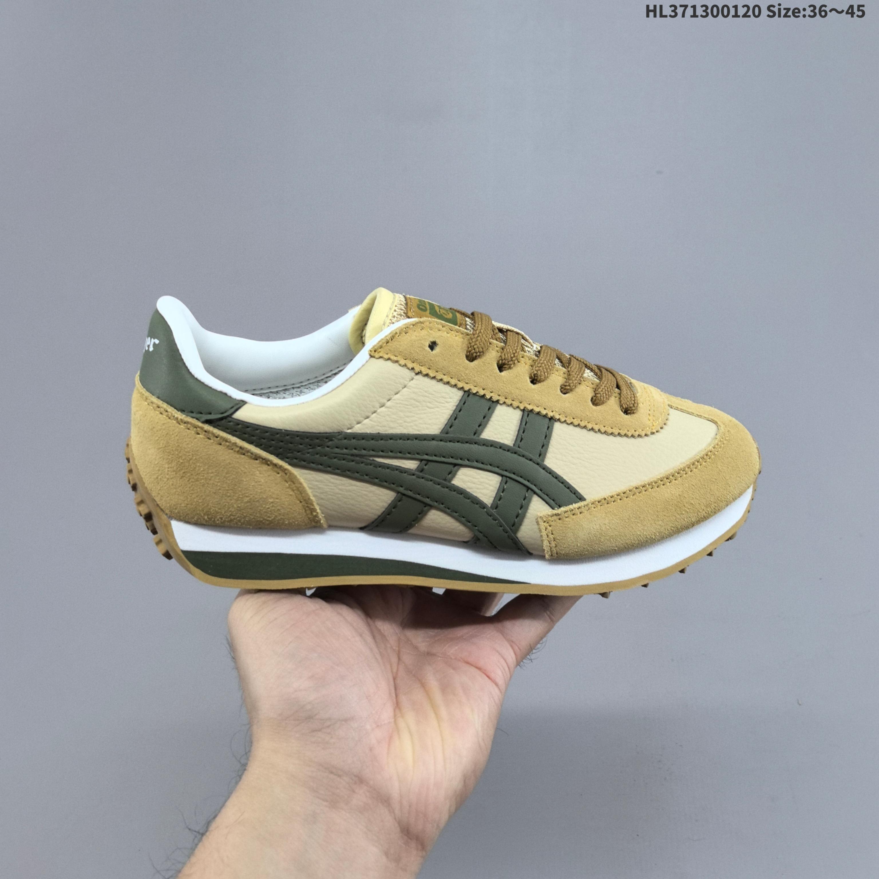 集合三💰130
公司级✅Onitsuka Tiger Edr 78 复古单品
此款Onitsuka Tiger从款式颜色造型上体现出追求舒适和细节，鞋类更是推崇手工制作的严谨，融舒适性与可穿性的设计风格，注重细节和别致魅力，既保持稳重，又不失轻松的时尚感
货号：1183B395-02
尺码：36 37 38 39 40.5 41.5 42 43.5 44 45 ID：HL371300120 Size:36～45