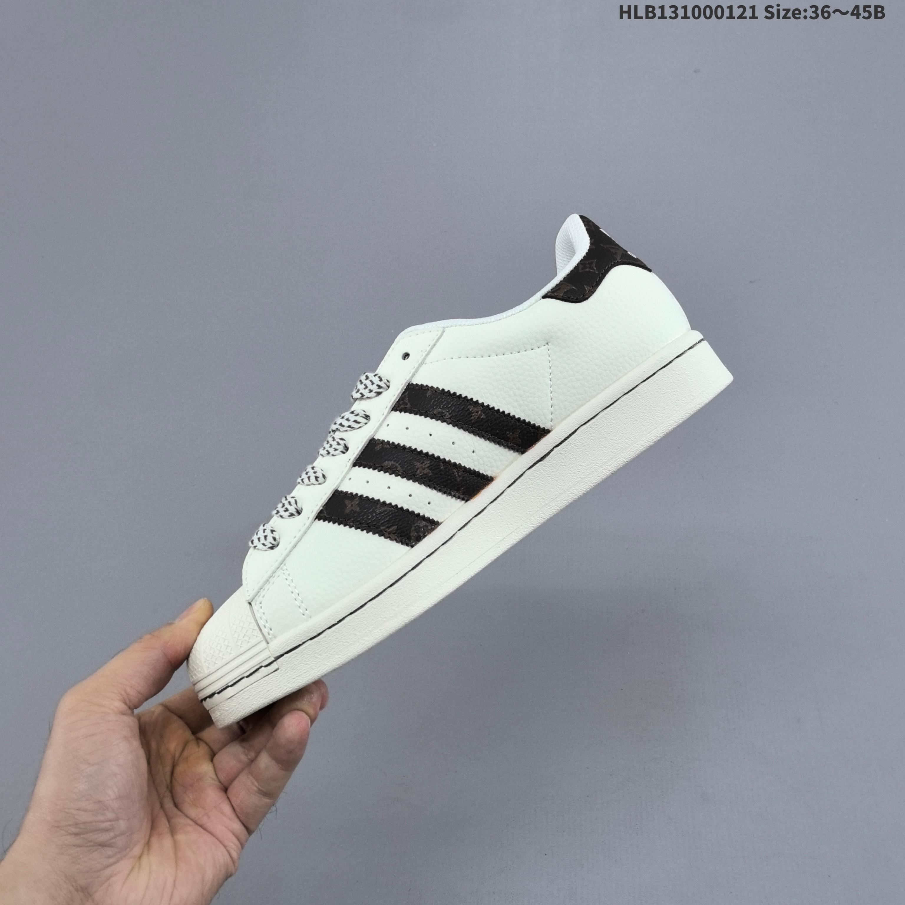 特价💰150
阿迪达斯Adidas三叶草 Originals Superstar贝壳头系列低帮经典百搭休闲运动板鞋
货号：SD6803
尺码：36 36.5 37.5 38 38.5 39 40 41 40.5 41 42 42.5 43 44 45
HLB131000121 Size:36～45B