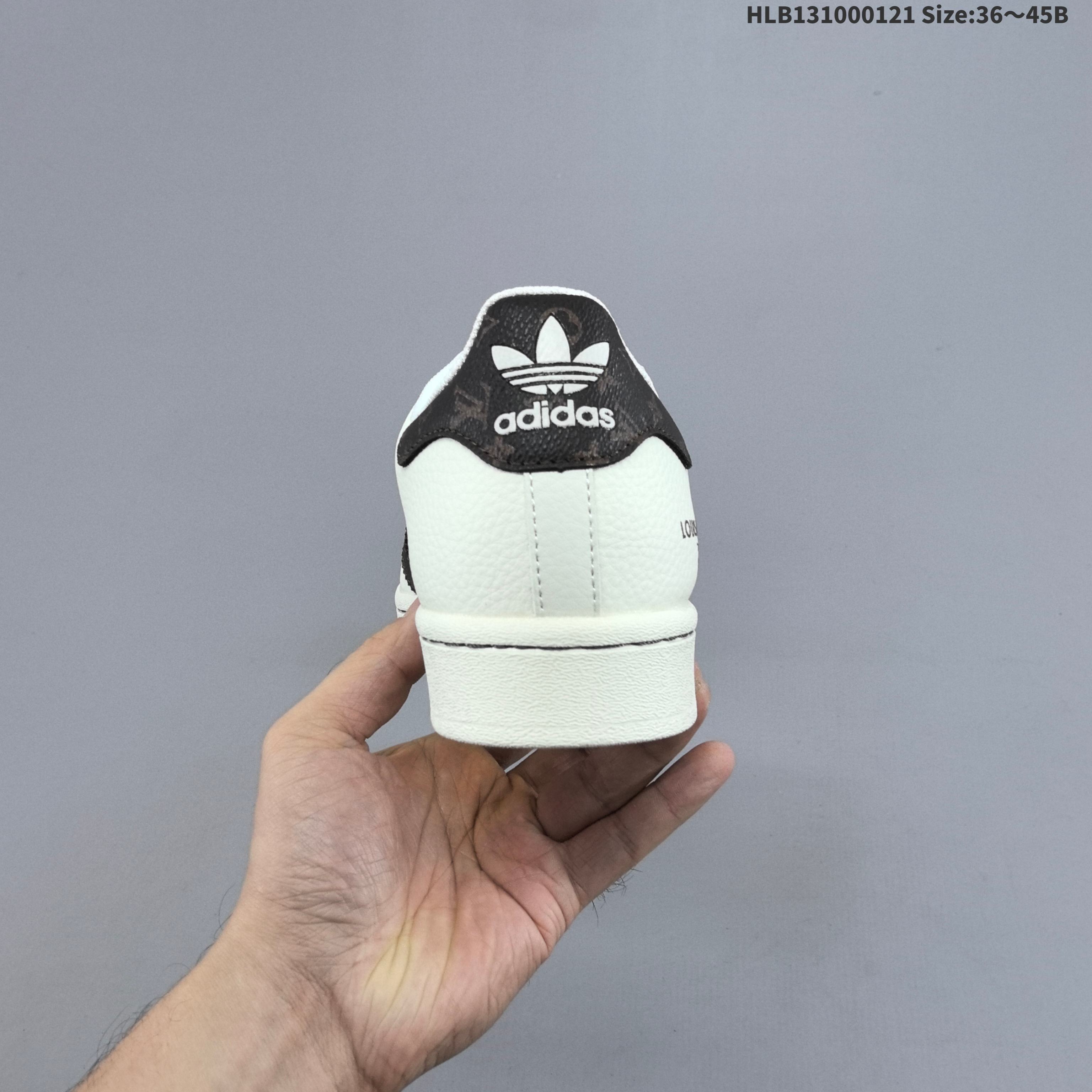 特价💰150
阿迪达斯Adidas三叶草 Originals Superstar贝壳头系列低帮经典百搭休闲运动板鞋
货号：SD6803
尺码：36 36.5 37.5 38 38.5 39 40 41 40.5 41 42 42.5 43 44 45
HLB131000121 Size:36～45B