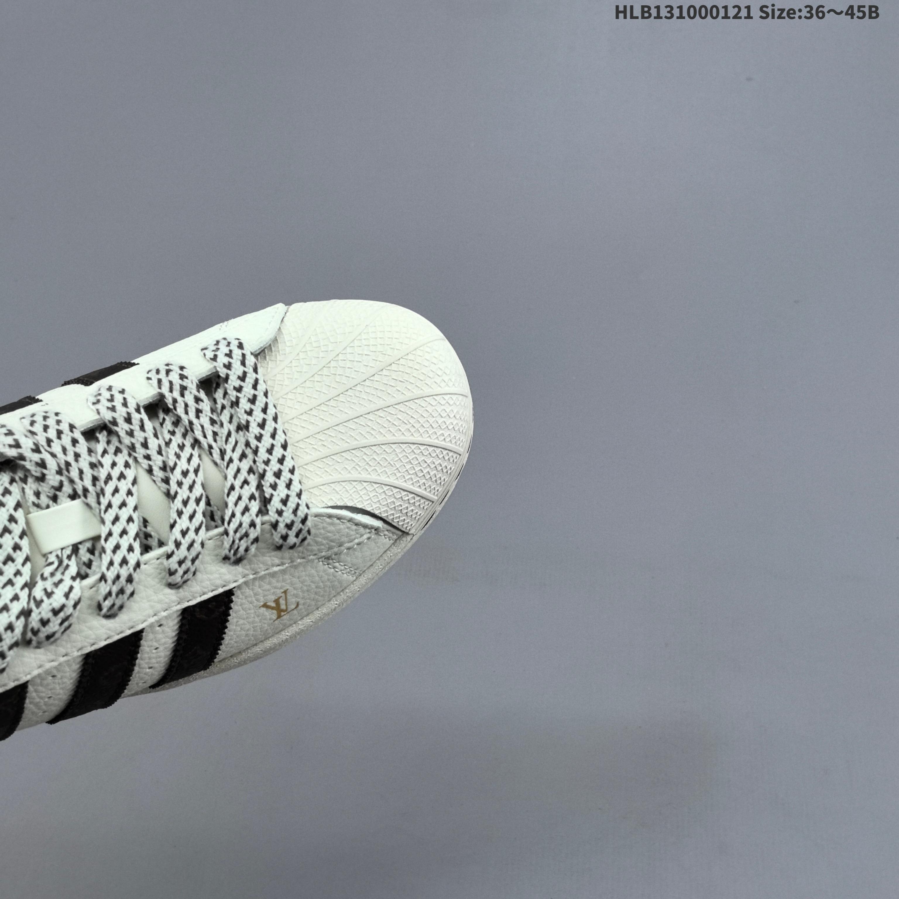 特价💰150
阿迪达斯Adidas三叶草 Originals Superstar贝壳头系列低帮经典百搭休闲运动板鞋
货号：SD6803
尺码：36 36.5 37.5 38 38.5 39 40 41 40.5 41 42 42.5 43 44 45
HLB131000121 Size:36～45B