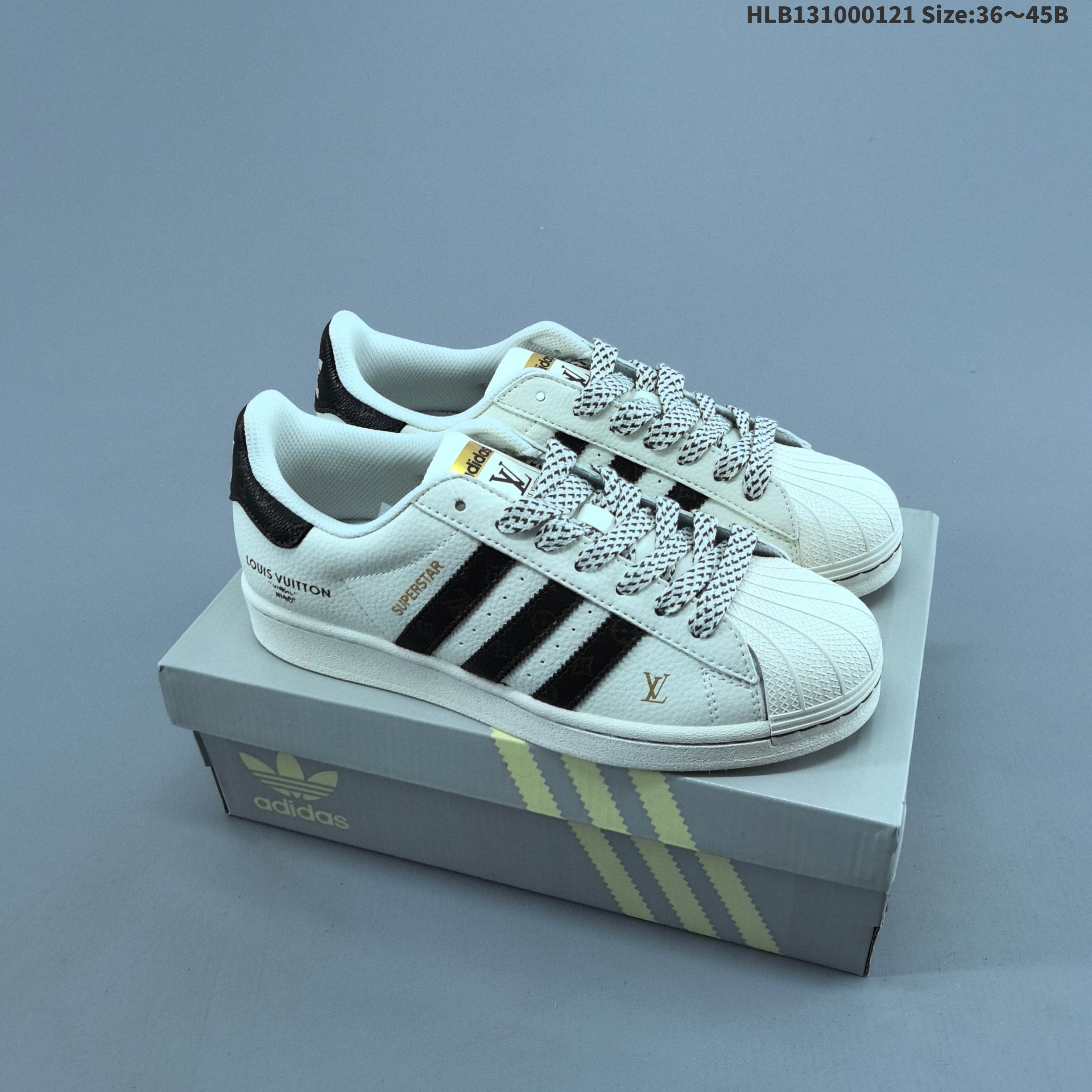 特价💰150
阿迪达斯Adidas三叶草 Originals Superstar贝壳头系列低帮经典百搭休闲运动板鞋
货号：SD6803
尺码：36 36.5 37.5 38 38.5 39 40 41 40.5 41 42 42.5 43 44 45
HLB131000121 Size:36～45B