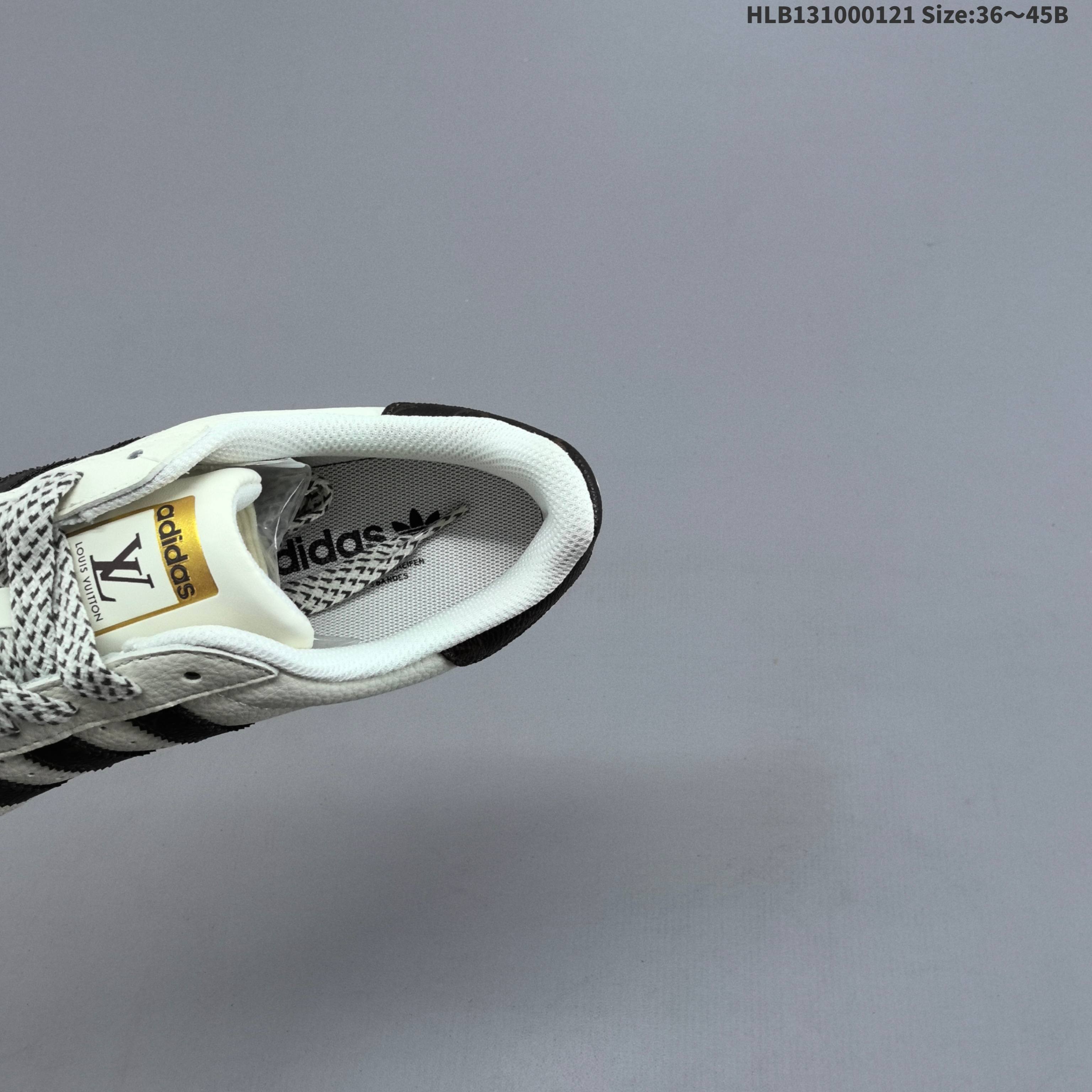 特价💰150
阿迪达斯Adidas三叶草 Originals Superstar贝壳头系列低帮经典百搭休闲运动板鞋
货号：SD6803
尺码：36 36.5 37.5 38 38.5 39 40 41 40.5 41 42 42.5 43 44 45
HLB131000121 Size:36～45B