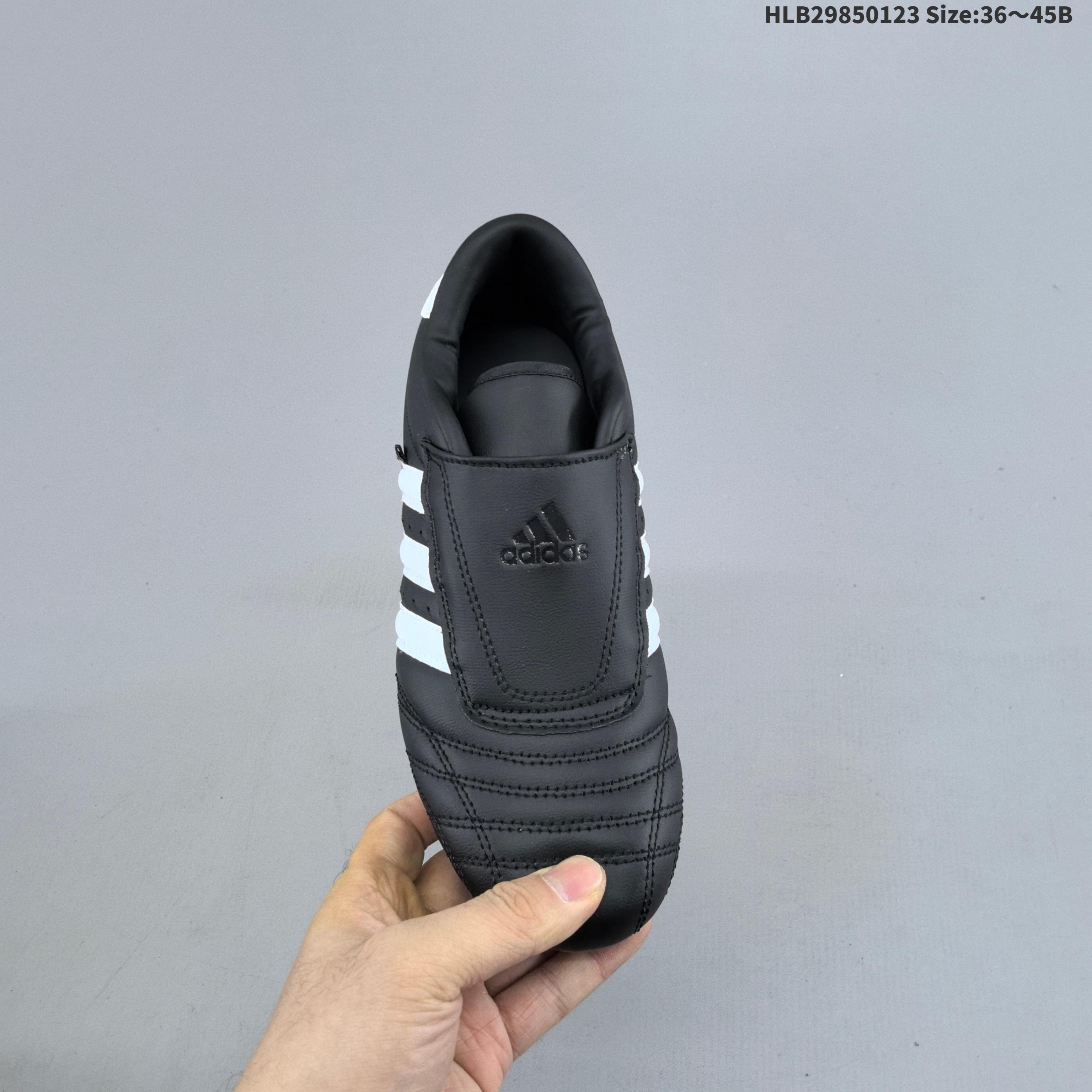 💰135 
阿迪达斯Adidas Originals Taekwondo 运动舒适 防滑耐磨包裏性低帮 训练鞋
货号：JQ4774
编码：HLB29850123 Size:36～45B