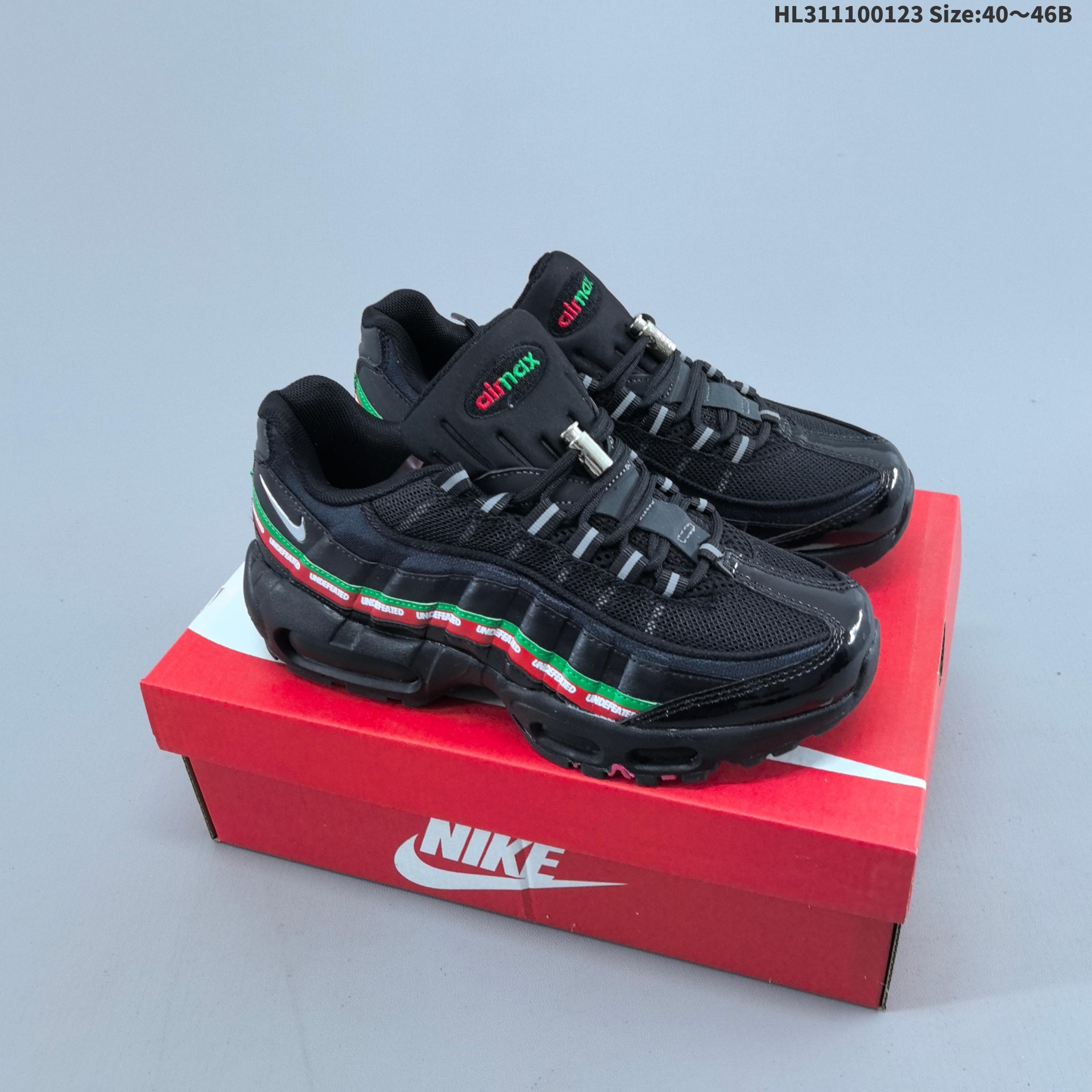 集合💰160 
NIKE 耐克 Air Max 95 潮流百搭 气垫缓震慢跑鞋 休闲防滑运动鞋！Nike耐克跑步鞋经典透气舒适运动鞋休闲鞋。为了迎接今年的世界地球日，Nike 为此推出了这款全新配色的 Air Max 95，以往这个主题的产品 Nike 选择了大地色系为主体，今年也不例外。整鞋材质使用工程网布和帆布相结合，配色则是泥土和大地色系。logo刺绣、对比拼接细节、圆头、正面系带、鞋垫饰有标志、标志性Air Max鞋底。Air Max 95 凭借流畅的造型、经典的开窗气垫，时至今日仍然是众多潮人备受喜爱的球鞋之一。
货号：CU8406 101
编码：HL311100123 Size:40～46B