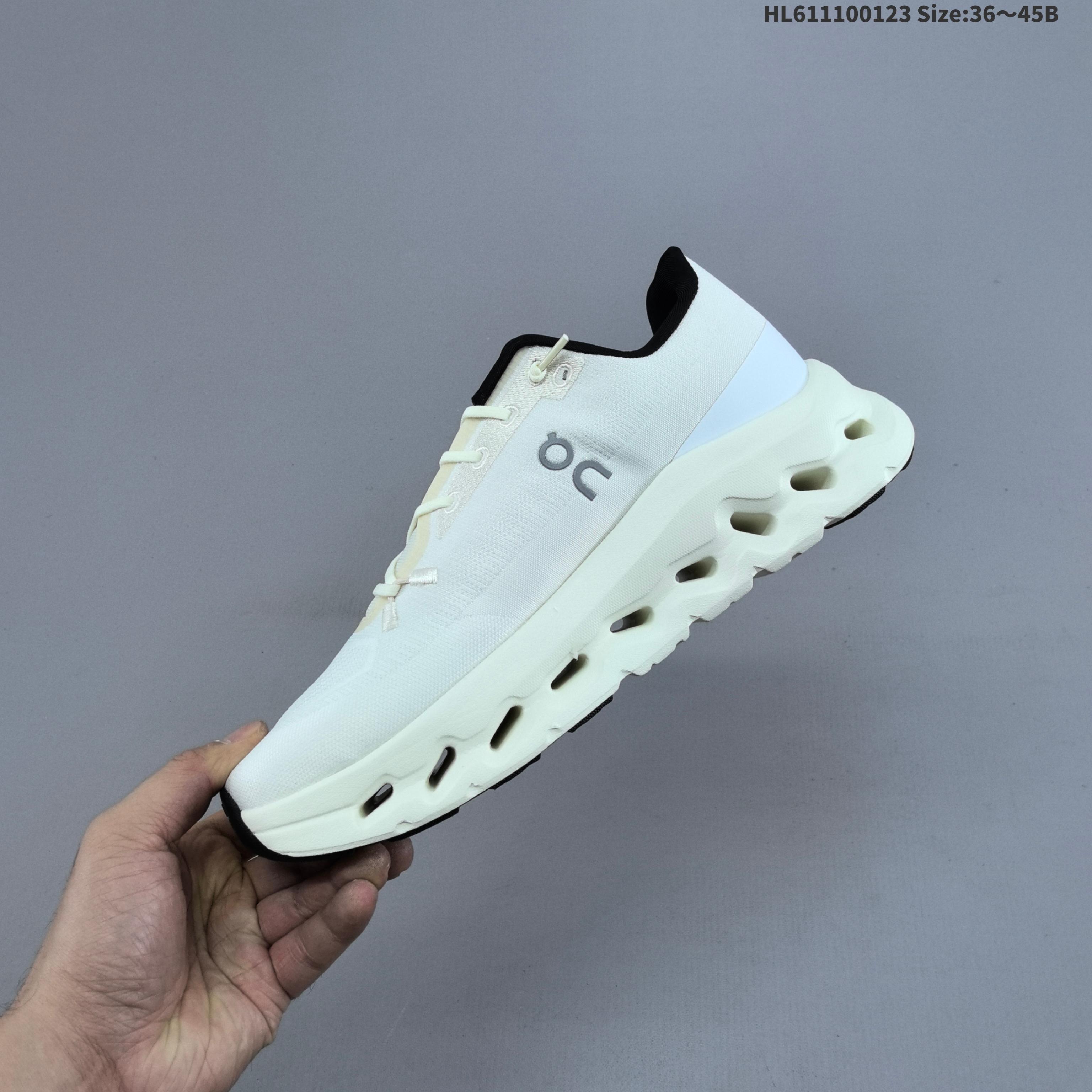 💰160
公司级：Cloudtilt Moon昂跑Cloudtilt 罗意威 联名轻量运动休闲鞋！杨幂同款，脚感很舒服，鞋底柔软且包裹性好，上脚显腿长，不用系鞋带很方便～ 不管休闲还是运动都很百搭。白色虽然不耐脏，但真的是最好看最显质感的颜色！
货号：3MF30670664
编码：HL611100123 Size:36～45B