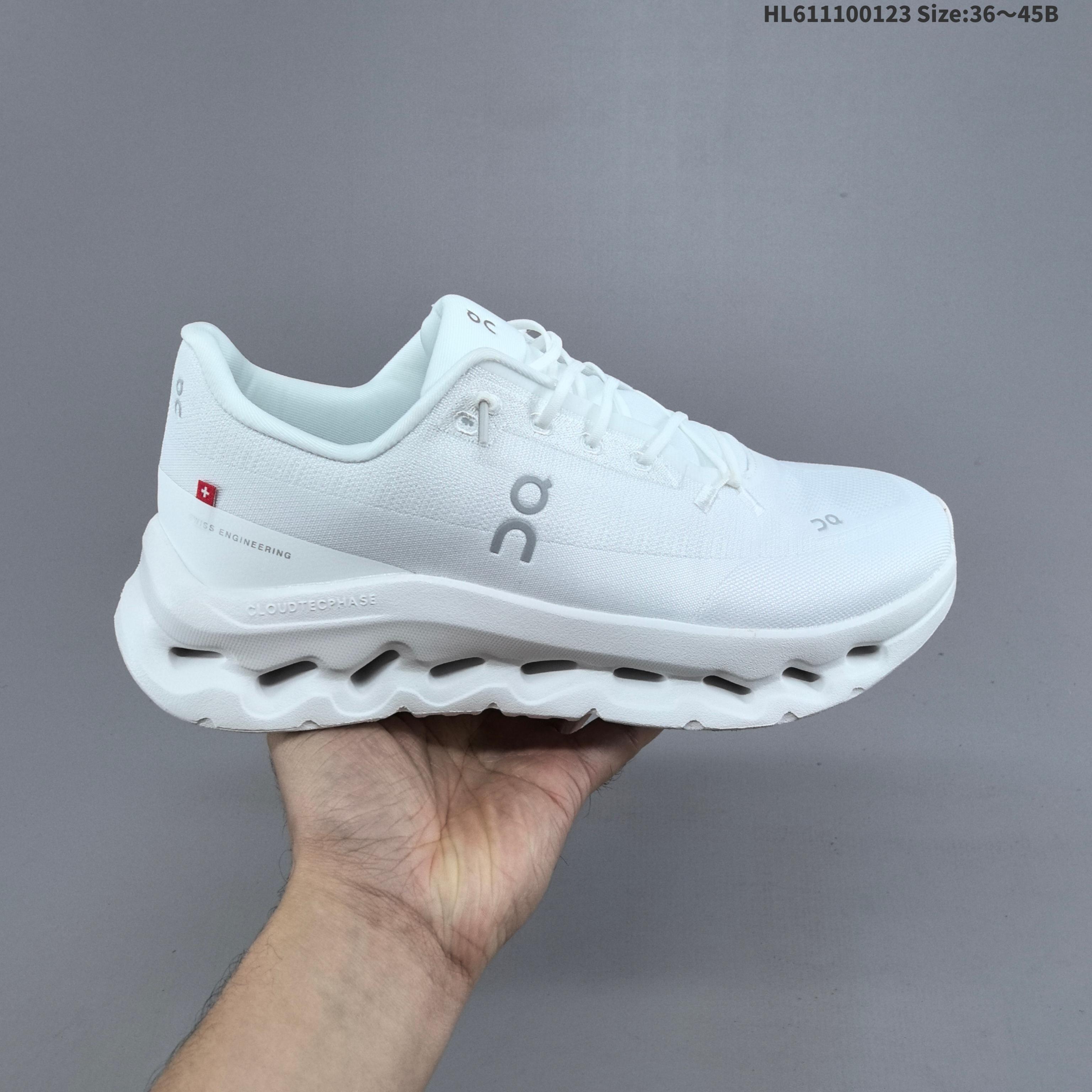 集合一💰160
公司级：Cloudtilt Moon昂跑Cloudtilt 罗意威 联名轻量运动休闲鞋！杨幂同款，脚感很舒服，鞋底柔软且包裹性好，上脚显腿长，不用系鞋带很方便～ 不管休闲还是运动都很百搭。白色虽然不耐脏，但真的是最好看最显质感的颜色！
货号：3MF30670664
编码：HL611100123 Size:36～45B