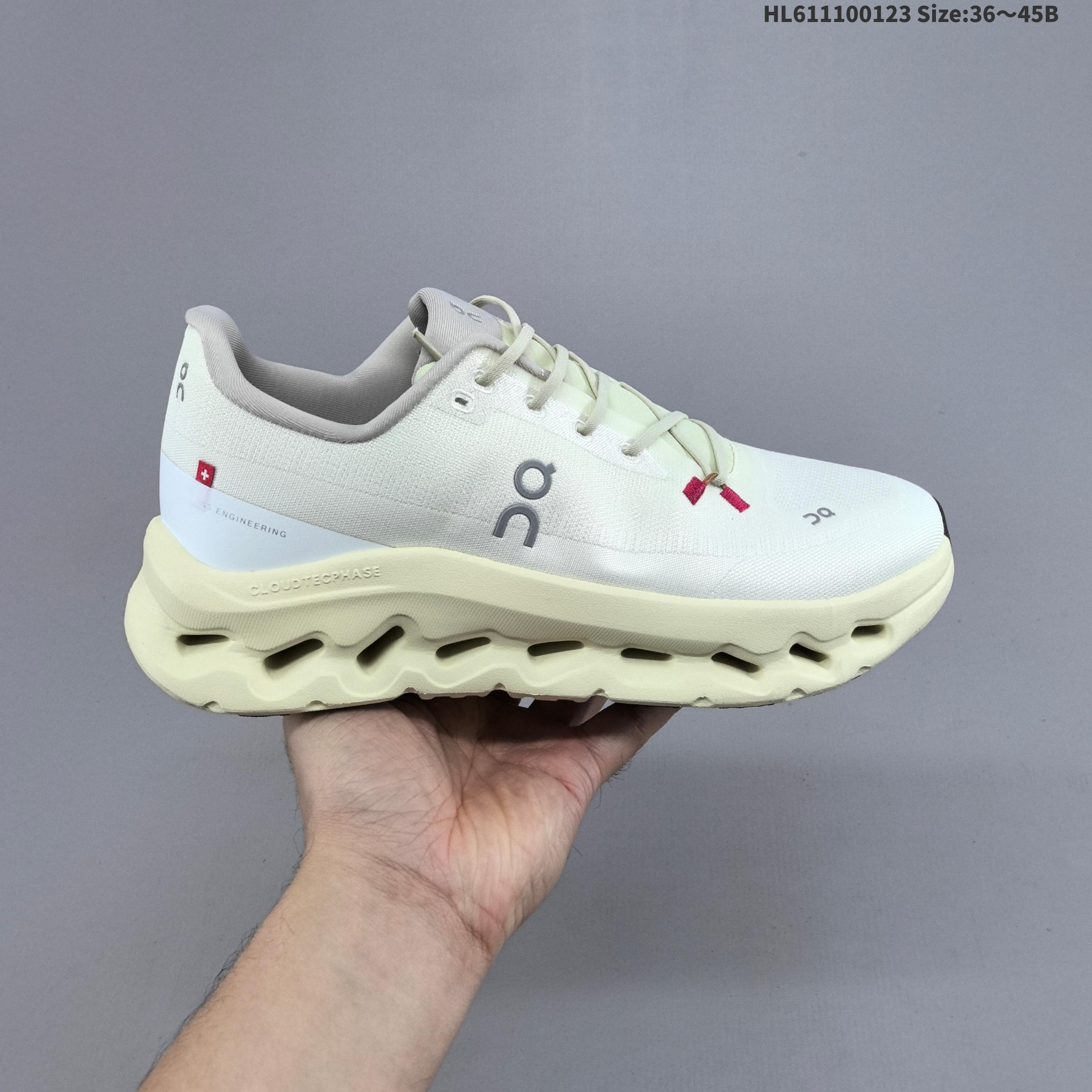 集合一💰160
公司级：Cloudtilt Moon昂跑Cloudtilt 罗意威 联名轻量运动休闲鞋！杨幂同款，脚感很舒服，鞋底柔软且包裹性好，上脚显腿长，不用系鞋带很方便～ 不管休闲还是运动都很百搭。白色虽然不耐脏，但真的是最好看最显质感的颜色！
货号：3MF30670664
编码：HL611100123 Size:36～45B