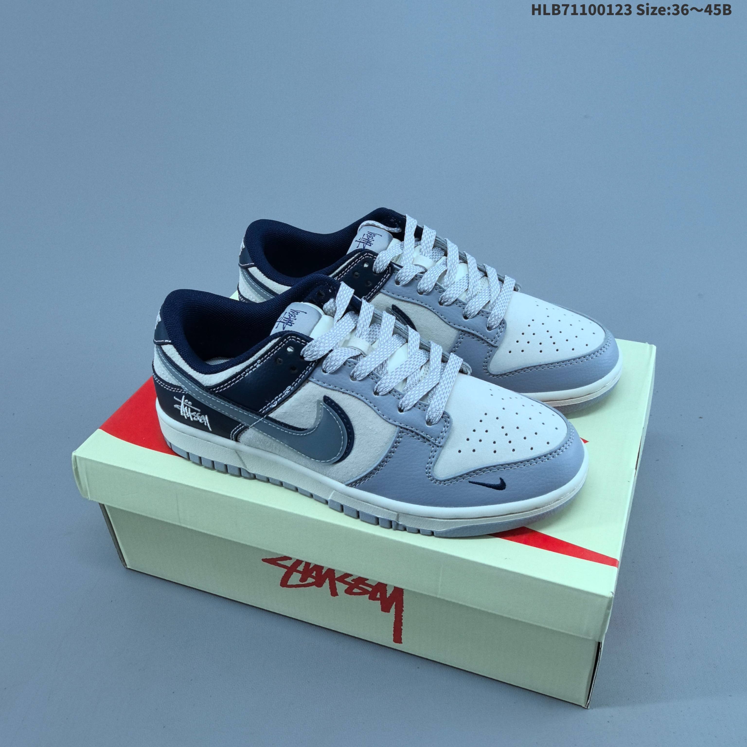 集合特价💰160
NIKE DUNK SB LOW 全新配色 
定制Dunk SB顾名思义，具有经典的Dunk血缘，又注入了更多的时尚元素。相较于普通的Dunk滑板鞋，改良版的Dunk SB加厚了鞋舌的填充，使舒适性大大提升，同时也更方便穿脱；中底部分则加入了脚感柔软舒适Zoom Air气垫，有效吸收滑板等极限运动在落地时带来的冲击力，为街头运动者们提供更好的保护
货号：DM6868 018
尺码：36 36.5 37.5 38 38.5 39 40 40.5 41 42 42.5 43 44 45HLB71100123 Size:36～45B