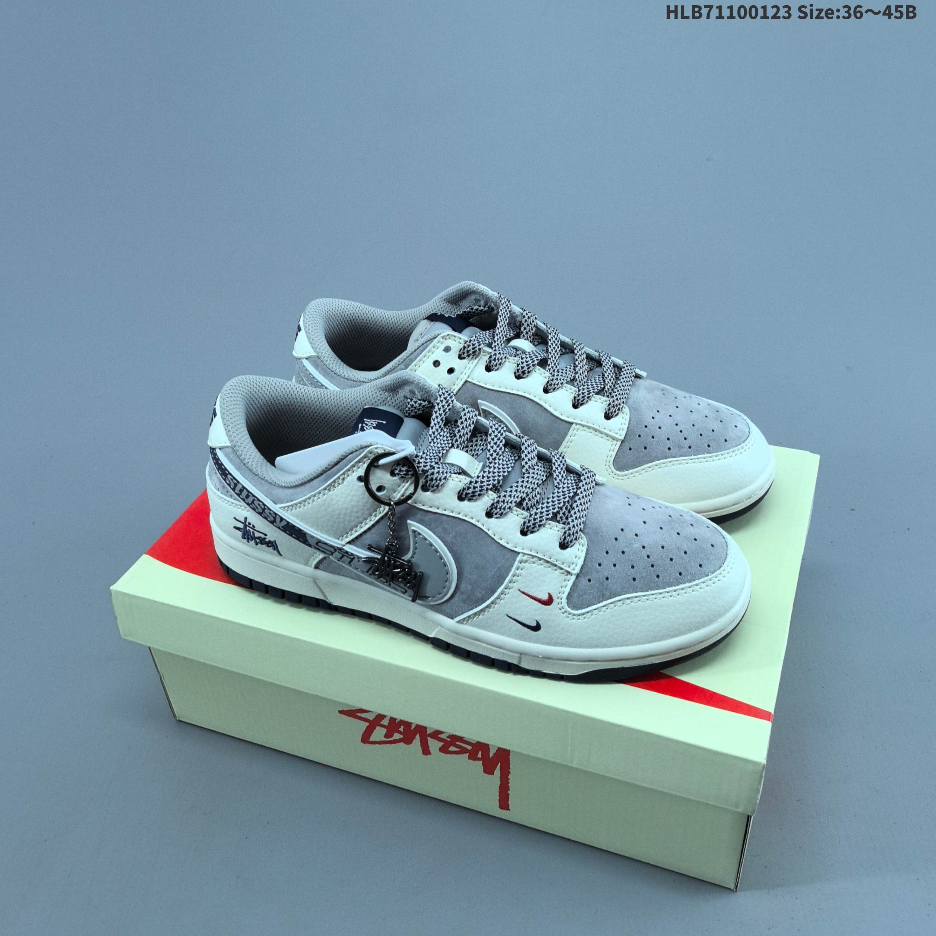 集合特价💰160
NIKE DUNK SB LOW 全新配色 
定制Dunk SB顾名思义，具有经典的Dunk血缘，又注入了更多的时尚元素。相较于普通的Dunk滑板鞋，改良版的Dunk SB加厚了鞋舌的填充，使舒适性大大提升，同时也更方便穿脱；中底部分则加入了脚感柔软舒适Zoom Air气垫，有效吸收滑板等极限运动在落地时带来的冲击力，为街头运动者们提供更好的保护
货号：DM6868 018
尺码：36 36.5 37.5 38 38.5 39 40 40.5 41 42 42.5 43 44 45HLB71100123 Size:36～45B