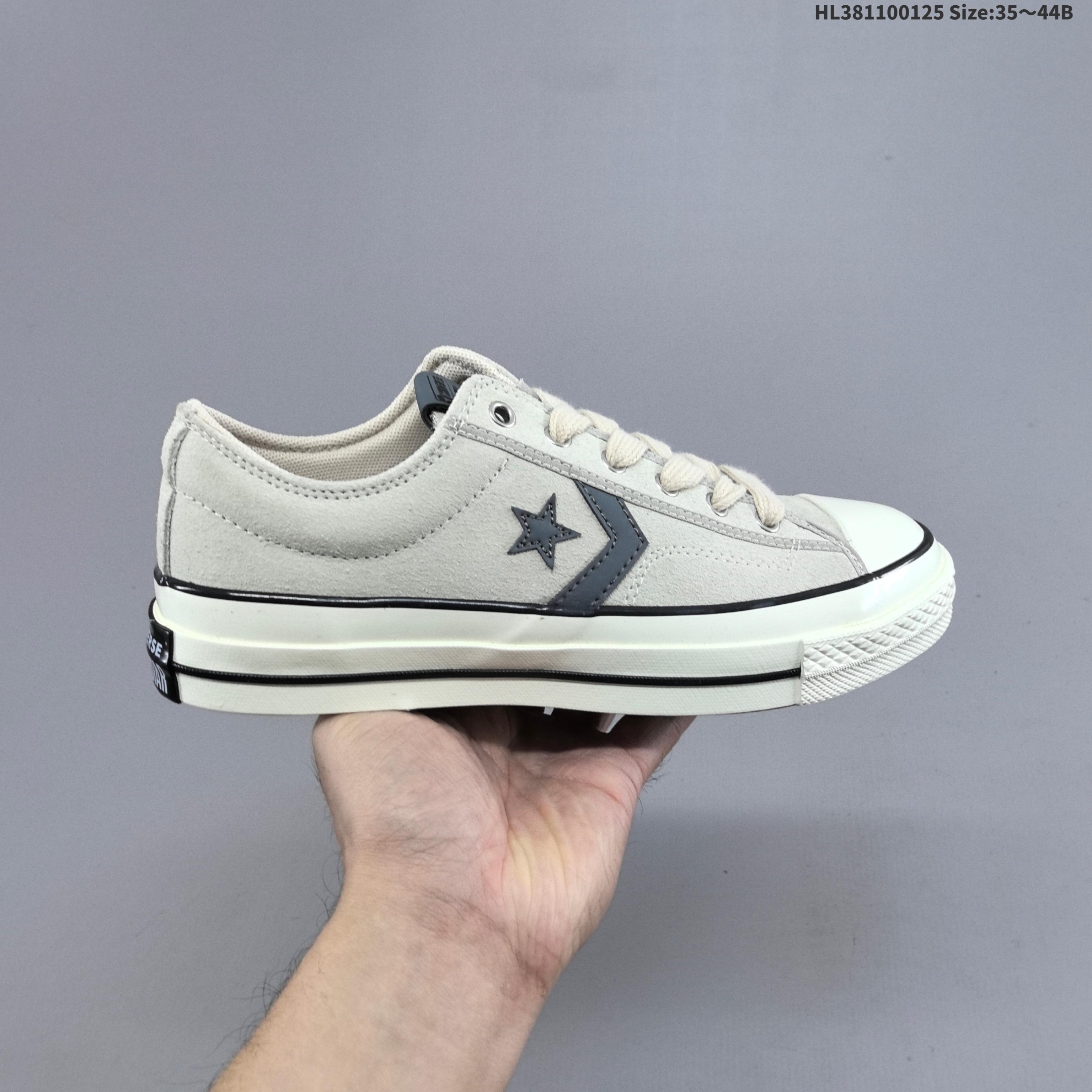 💰110💯男女鞋验真标硫化工艺❗2026ss春夏新品，匡威Converse Star Player Ox"Navy/White"明星球员星剑系列低帮硫化帆布板鞋
尺码：35 36 36.5 37 37.5 38 39 39.5 40 41 41.5 42 42.5 43 44
辅以侧身“星箭”Logo 表明身份，同时搭配相同色调的鞋带和硫化鞋底呈现，保持整体的高度统一性。HL381100125 Size:35～44B