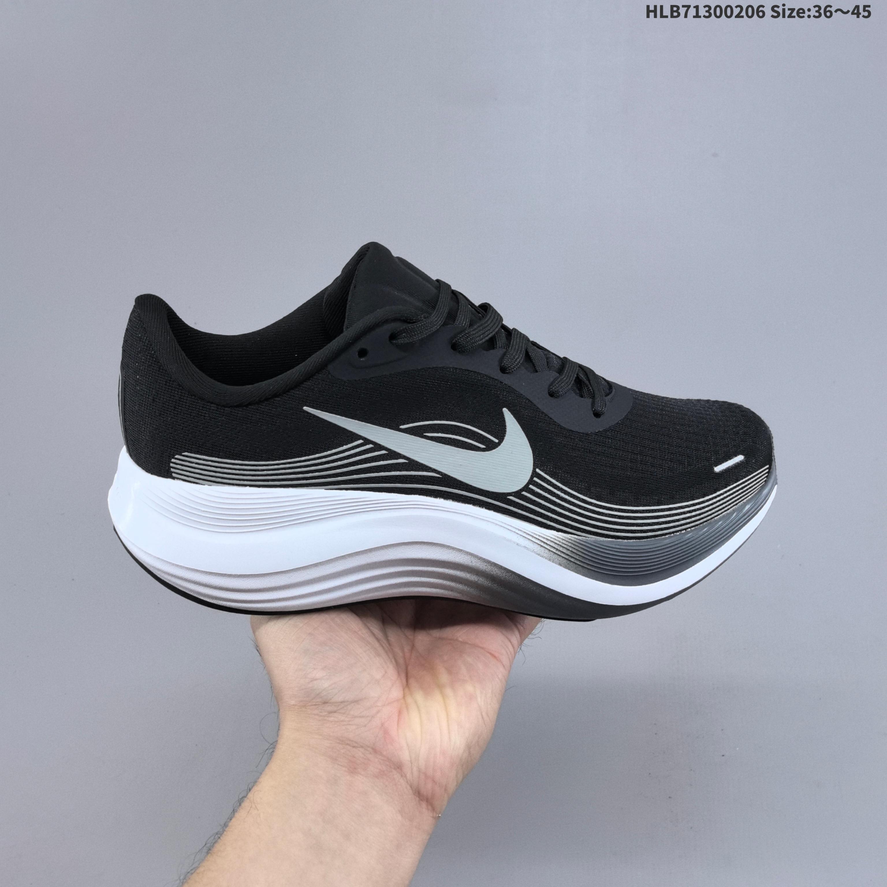 集合💰195
公司级✅Nike Journey Run 2 耐克 轻便透气 缓震舒适 运动跑步鞋 
使用了新型的缓震材料 脚感偏韧 后跟有加厚的海绵填充 鞋子前掌和后掌做了加宽设计 增加了跑步时的稳定性 织物加网纱的鞋面极好的透气性
货号:FN0228-213
ID:HLB71300206 